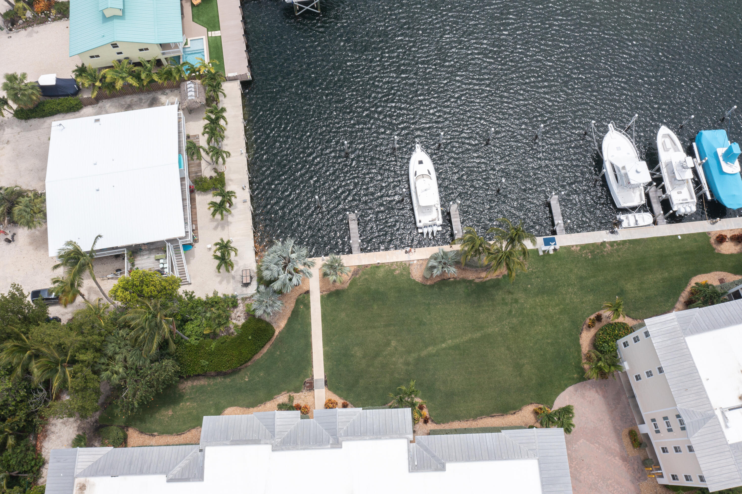 101 Gulfview Drive, 202 & 30' Boat Slip Property Photo 16
