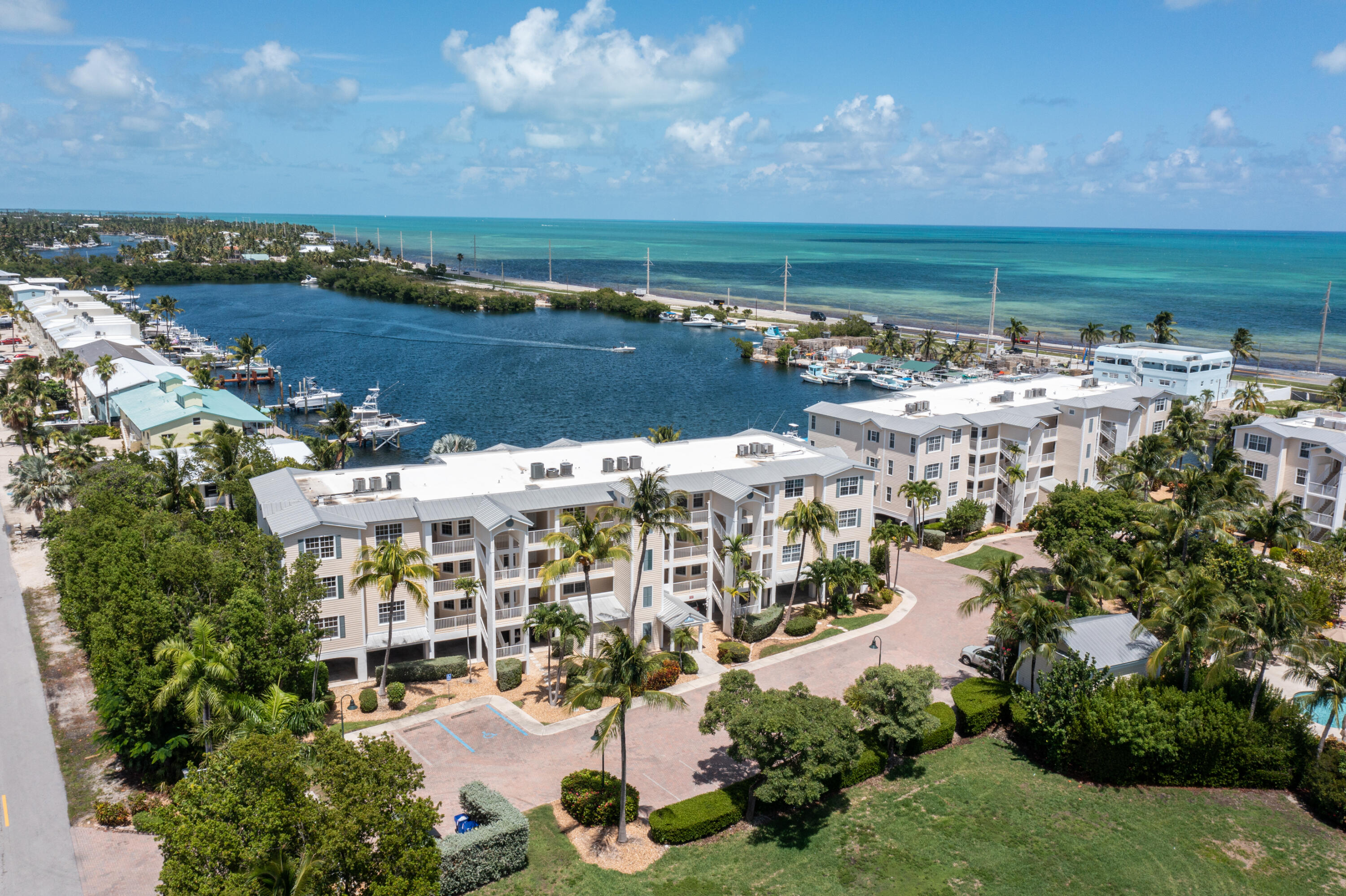 101 Gulfview Drive, 202 & 30' Boat Slip Property Photo 22
