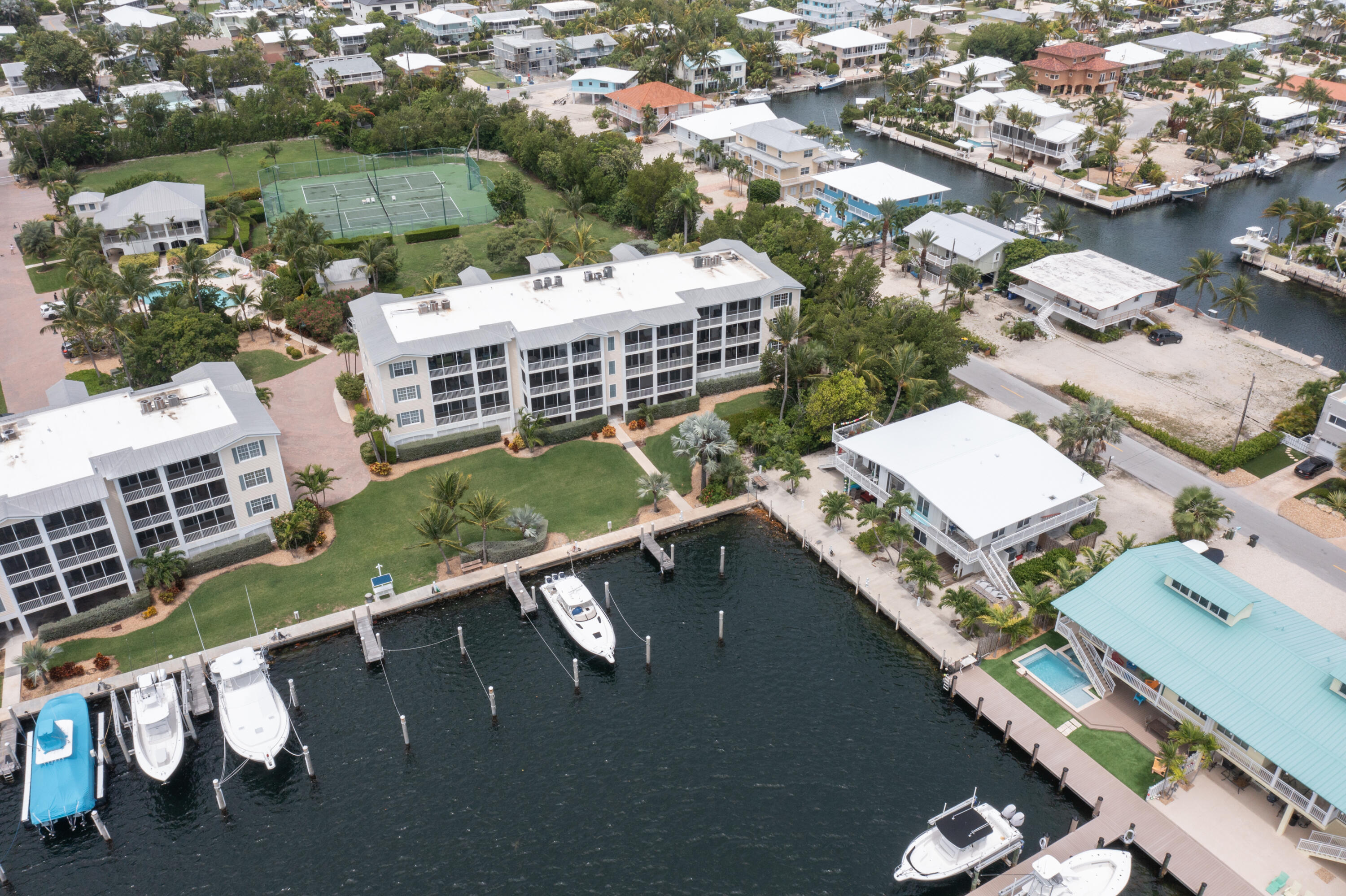 101 Gulfview Drive, 202 & 30' Boat Slip Property Photo 23