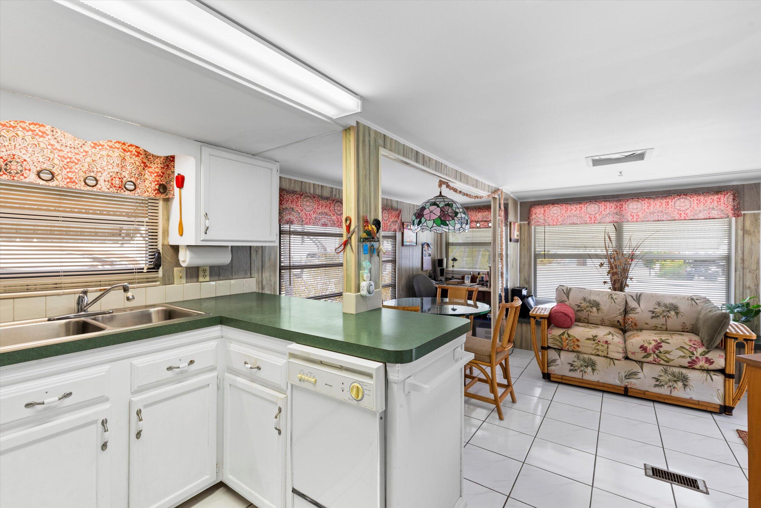 701 Spanish Main Drive, 21 Property Photo 5