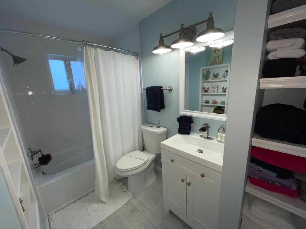 239 Lignumvitae Drive Property Photo 12