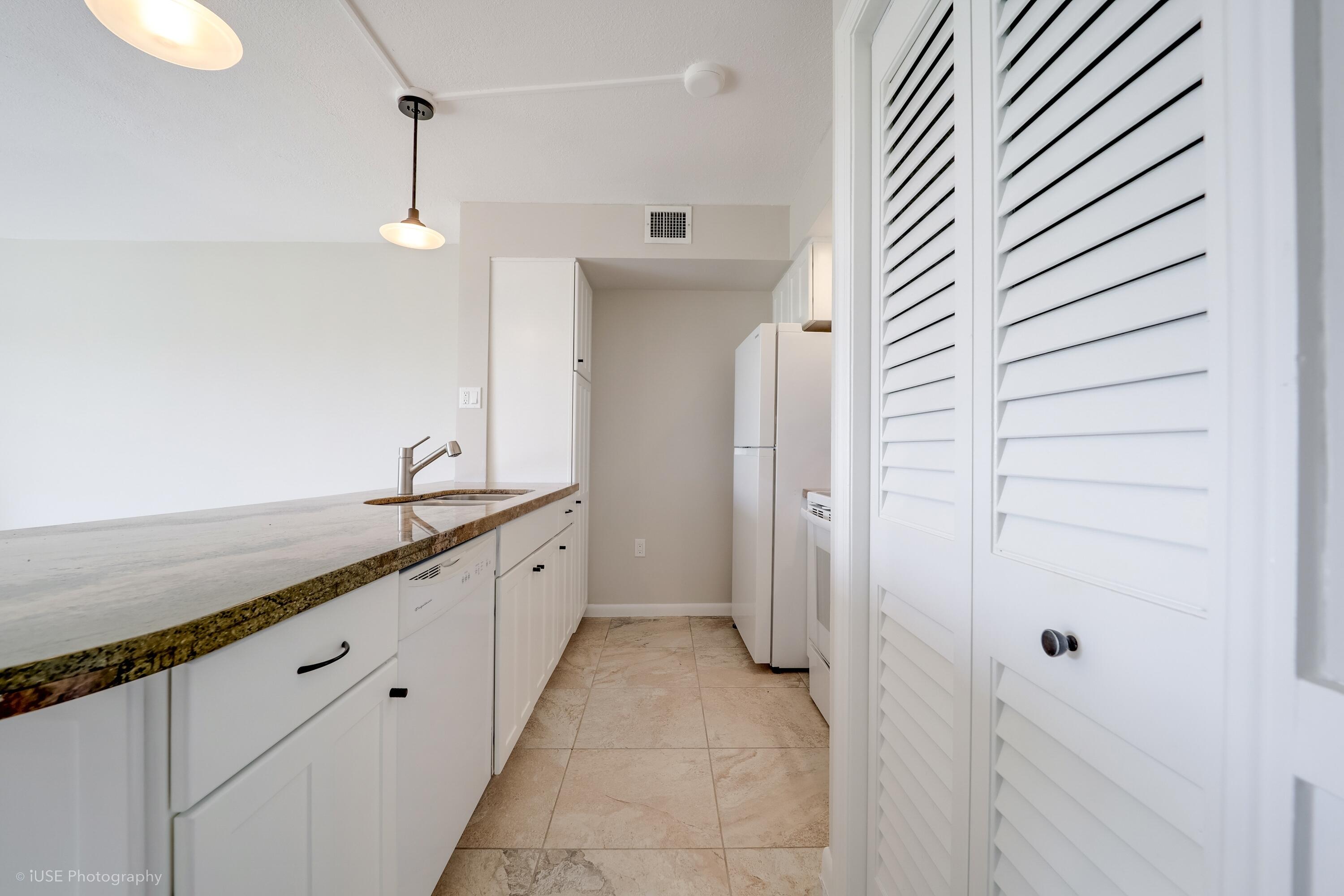 500 Burton Drive, 5212 Property Photo 16