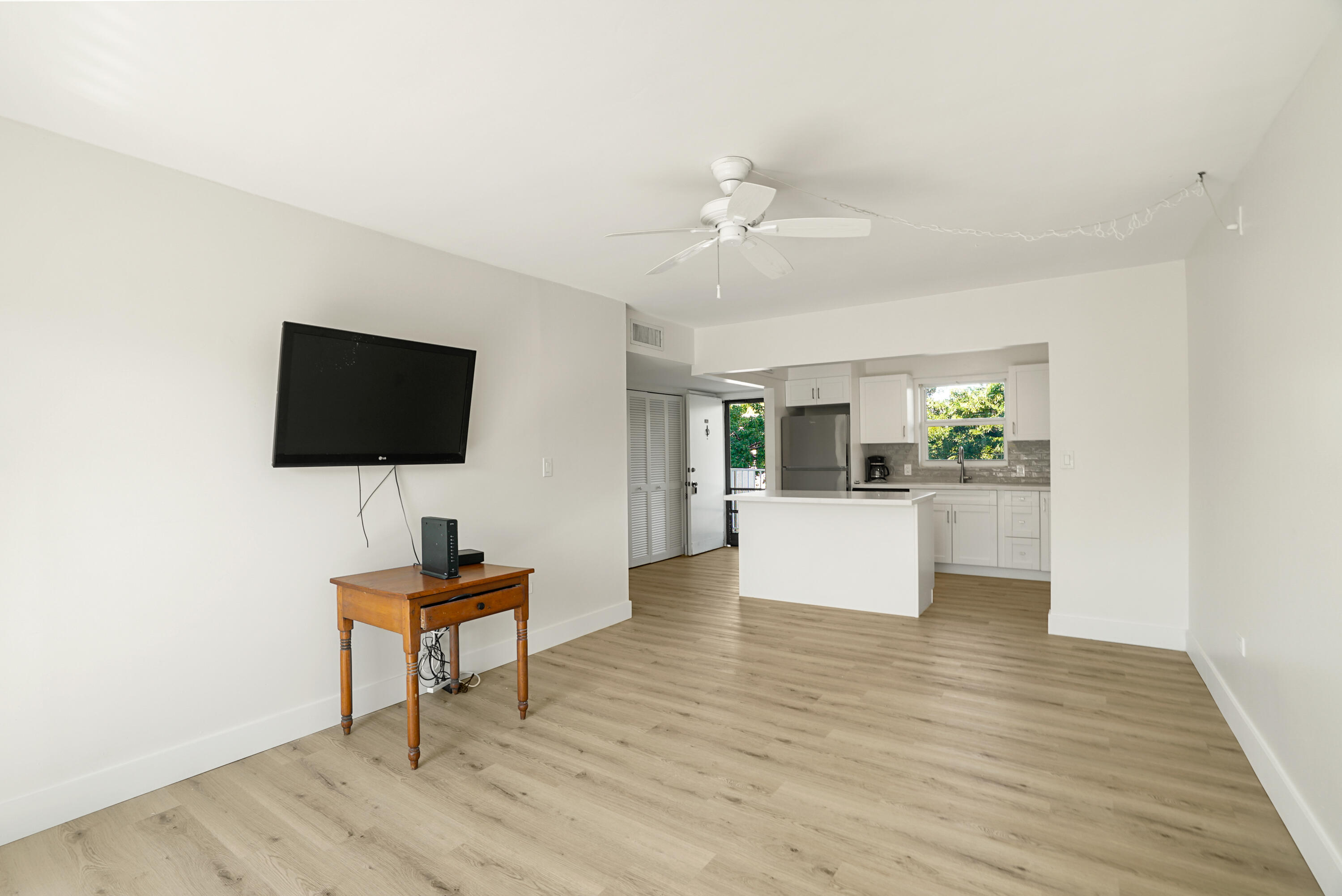 200 Wrenn Street, 203 Property Photo 9