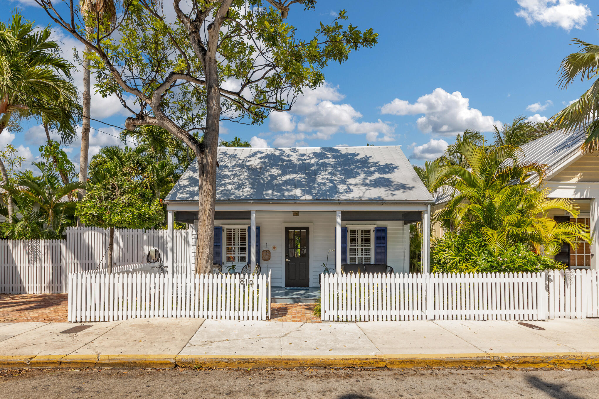 819 Elizabeth Street Property Photo 1