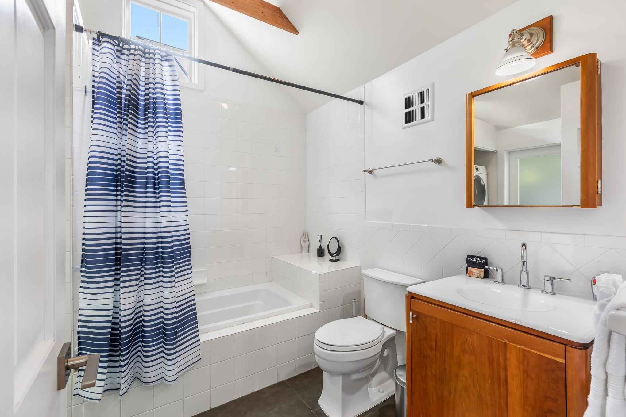 819 Elizabeth Street Property Photo 15