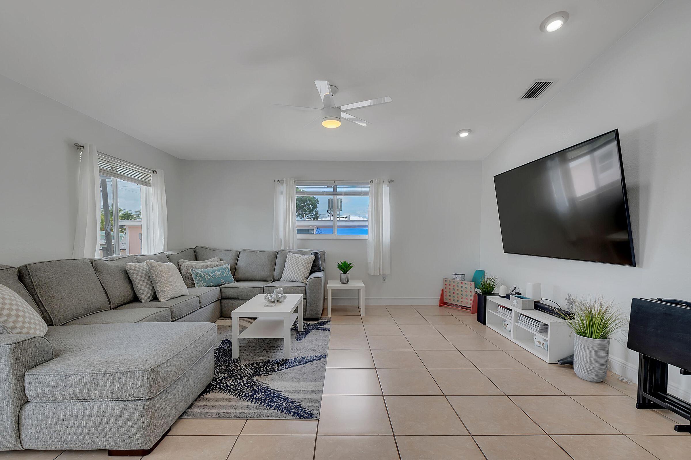 939 Plantation Road Property Photo 3