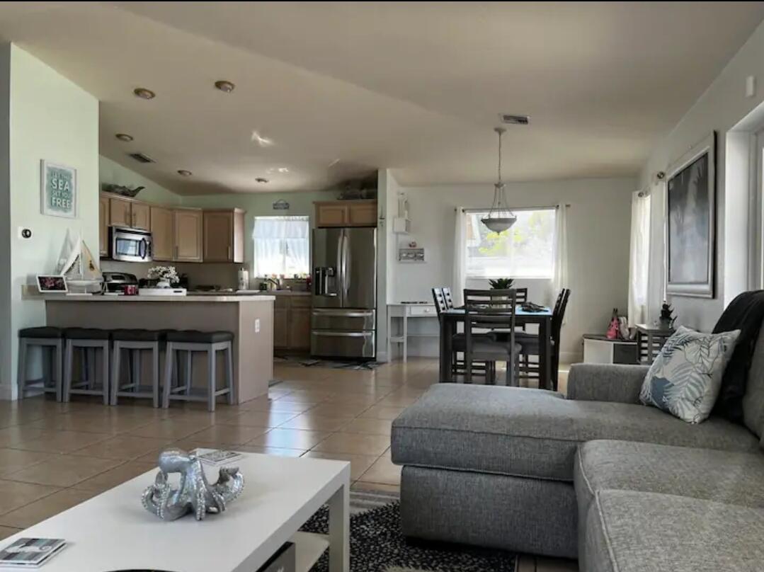 939 Plantation Road Property Photo 4