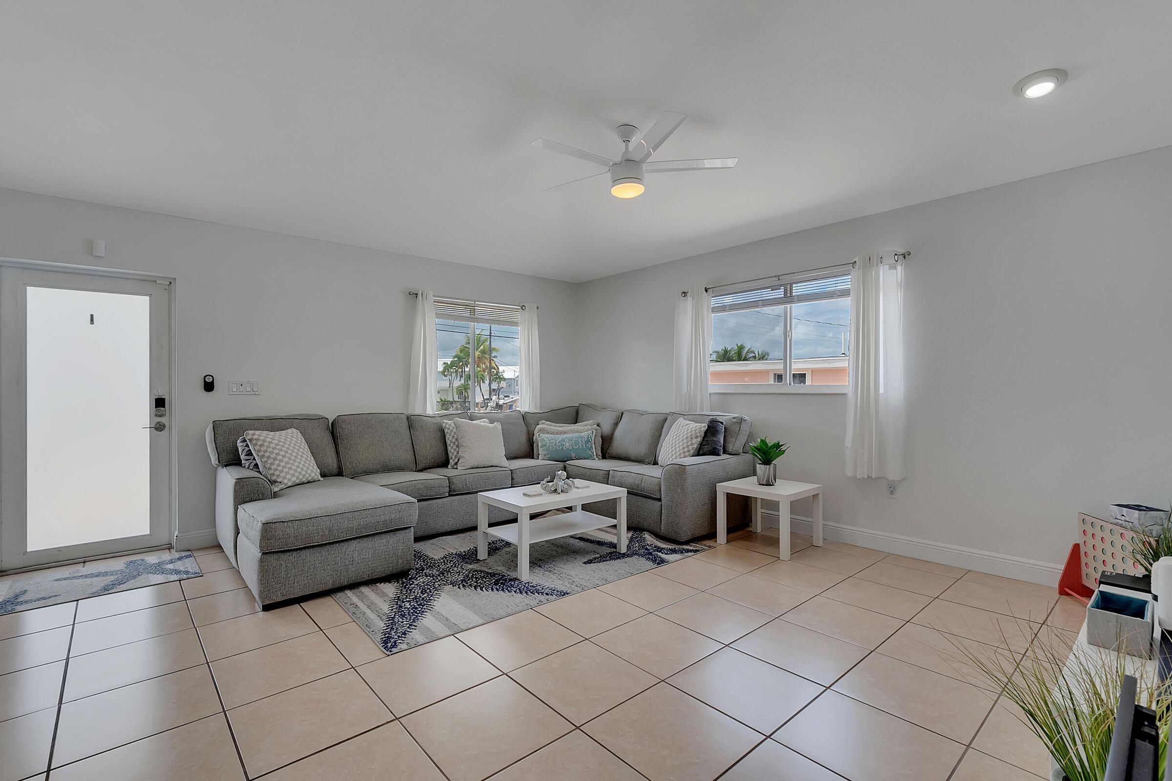 939 Plantation Road Property Photo 4