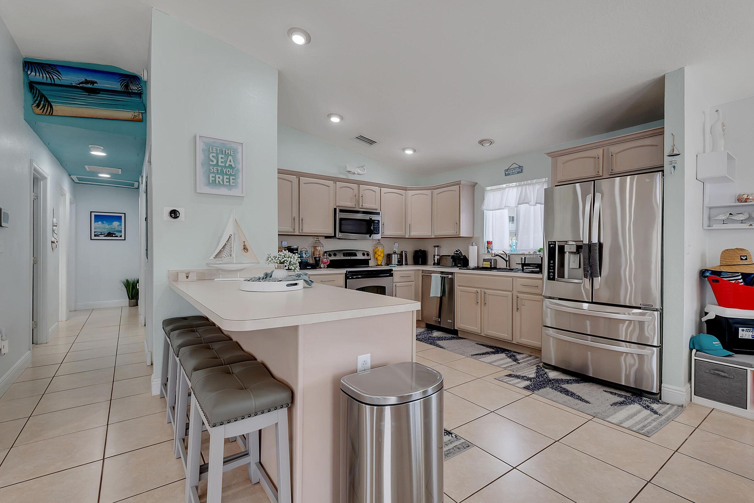 939 Plantation Road Property Photo 6
