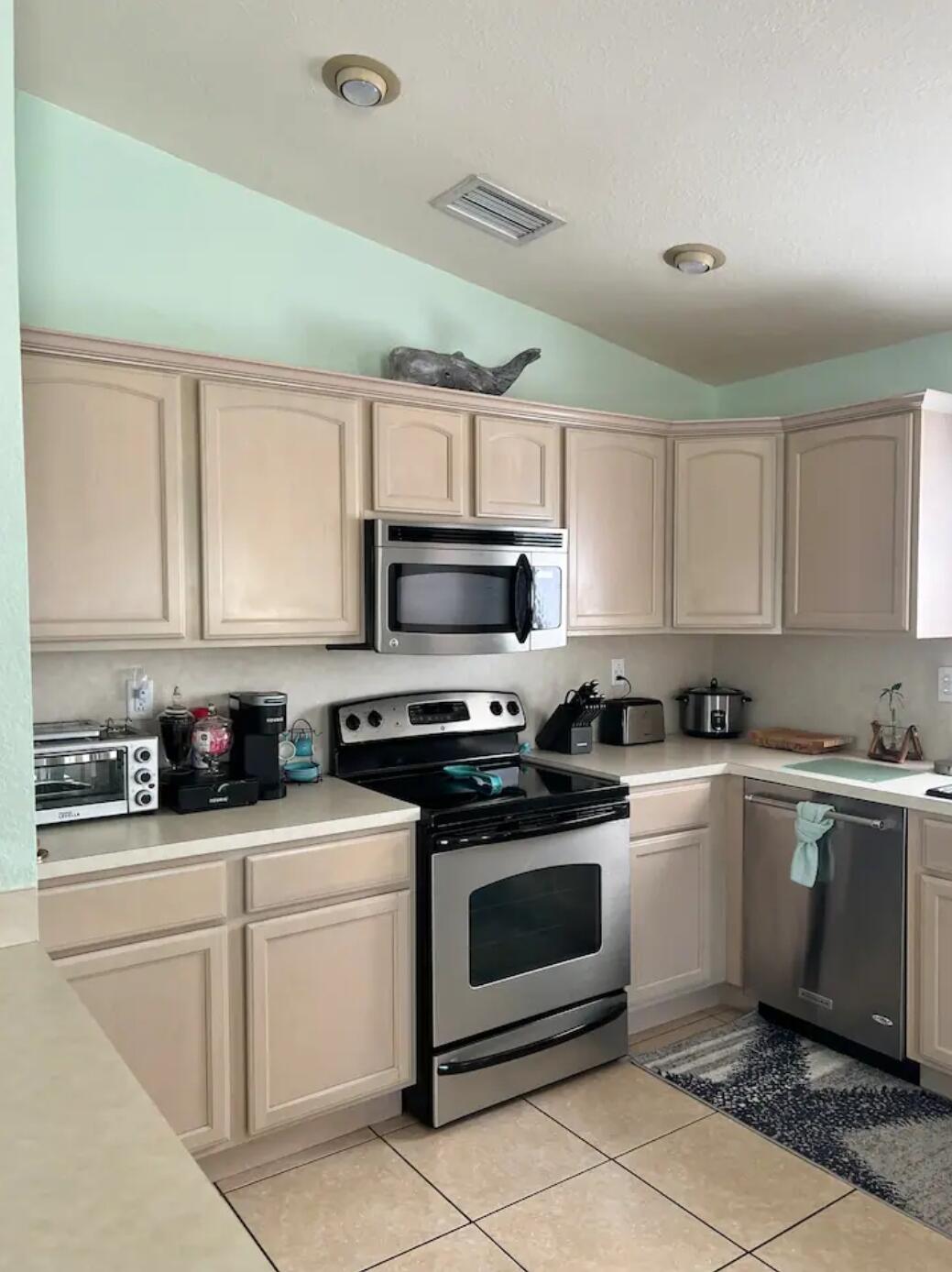 939 Plantation Road Property Photo 7