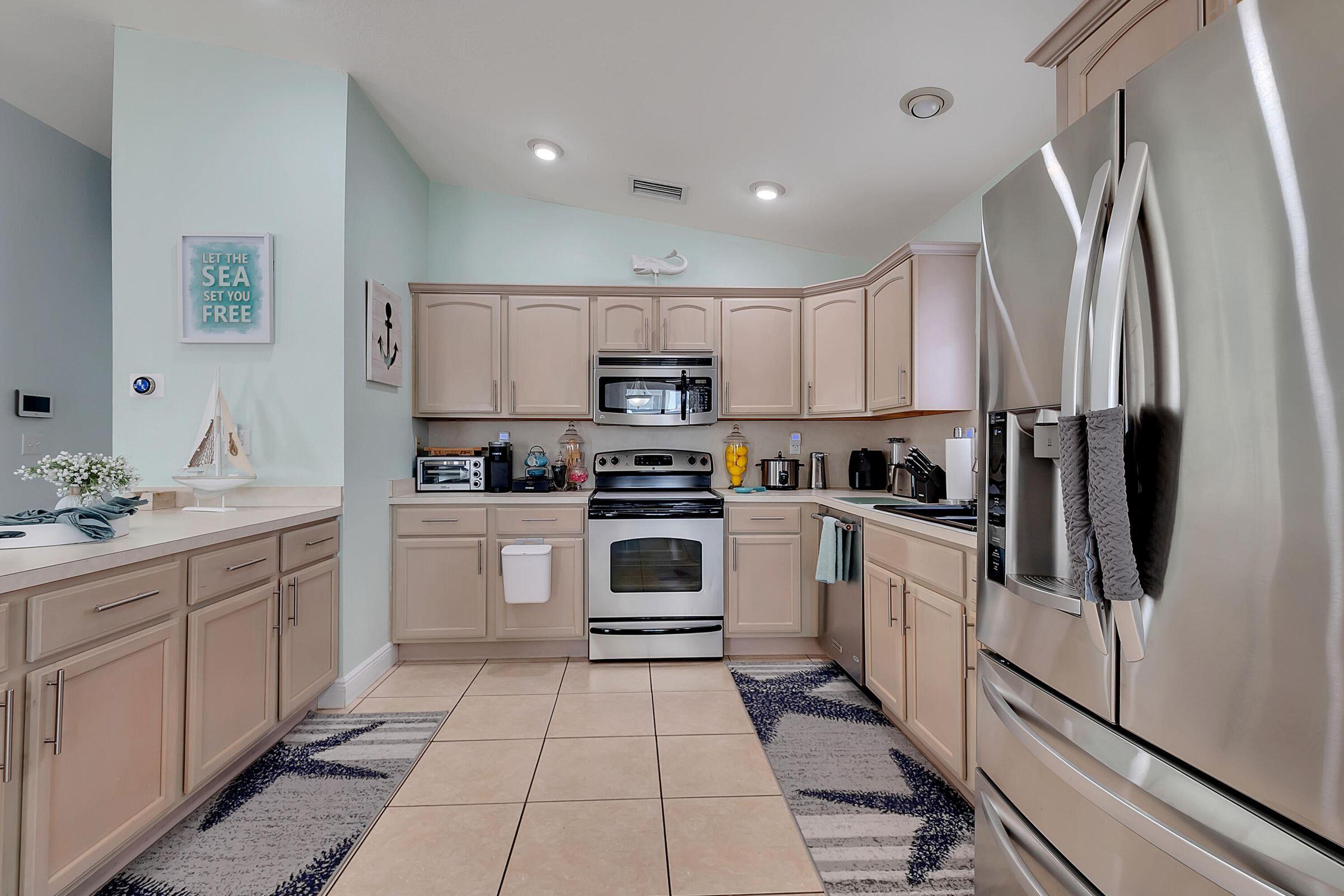 939 Plantation Road Property Photo 7