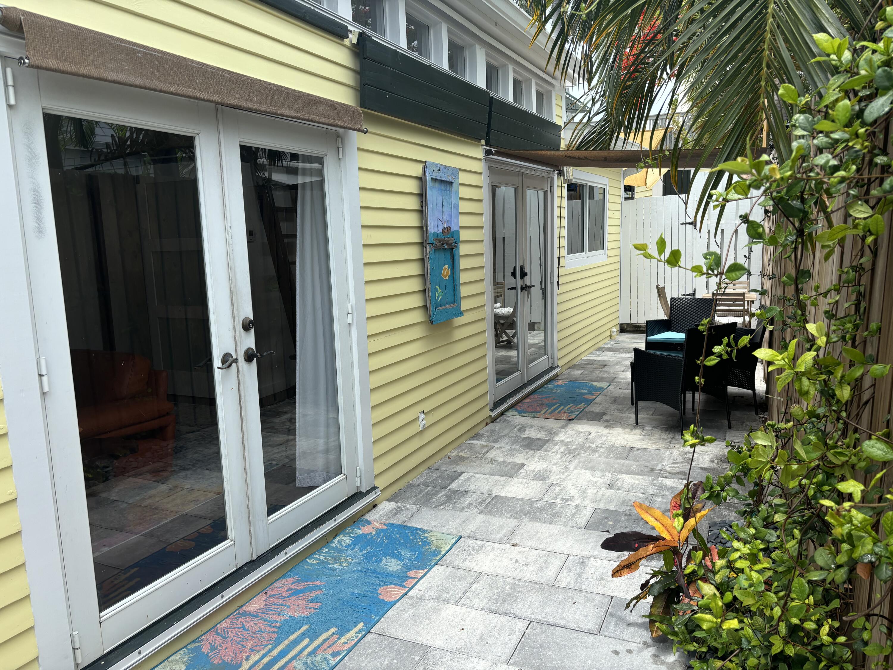 927 Thomas Street, 3 Property Photo