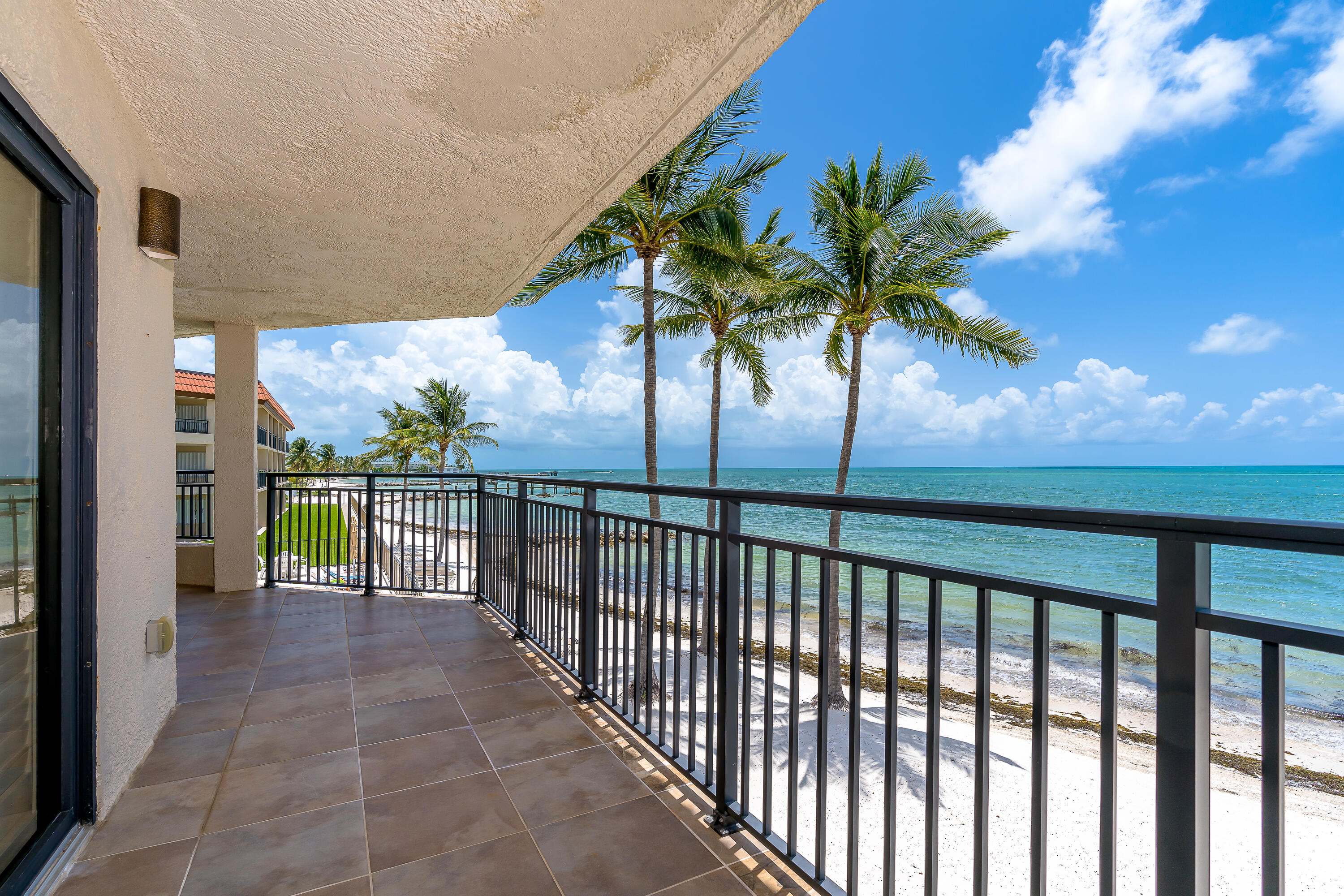 1001 W Ocean Drive, 2-203 Property Photo 3