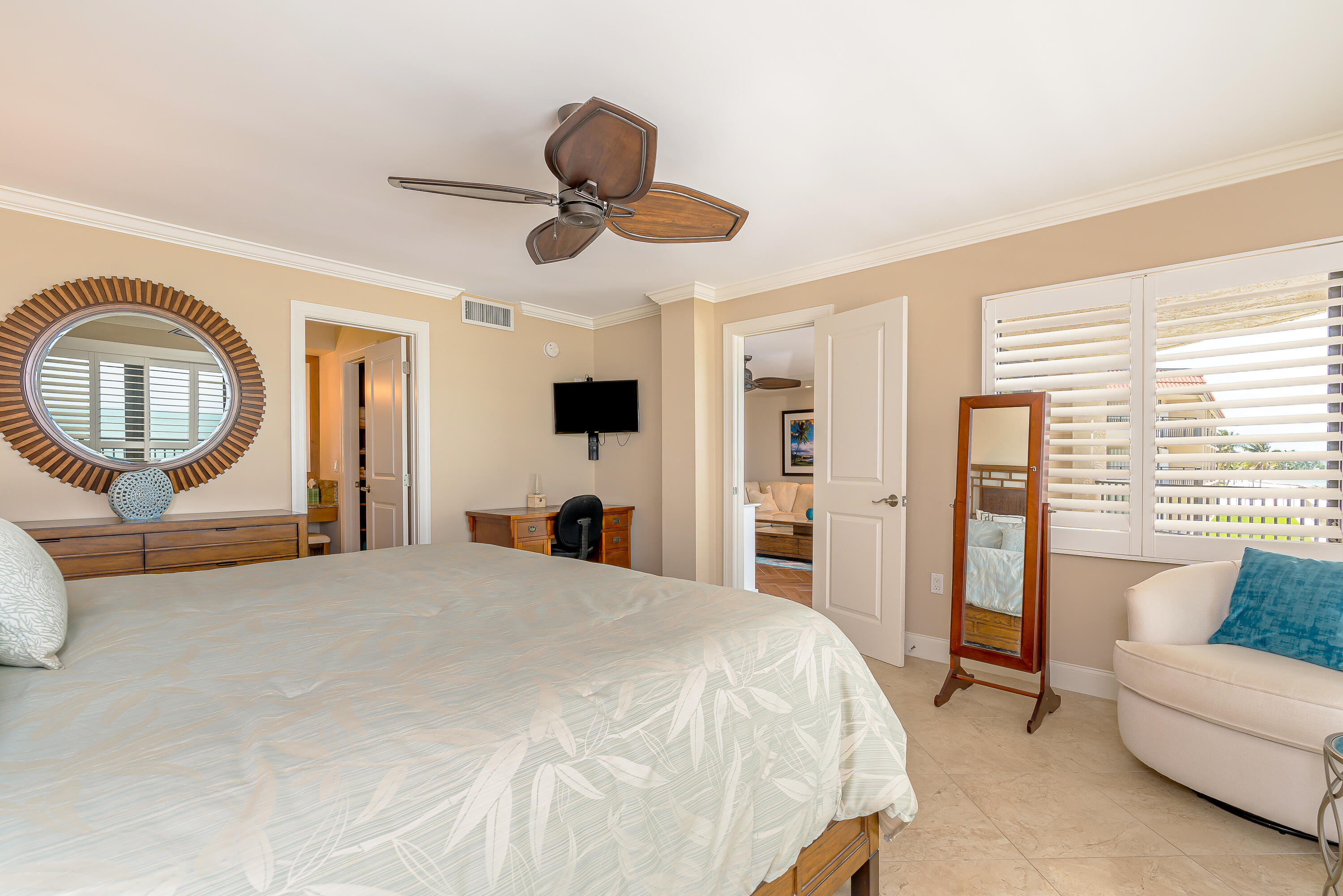 1001 W Ocean Drive, 2-203 Property Photo 14