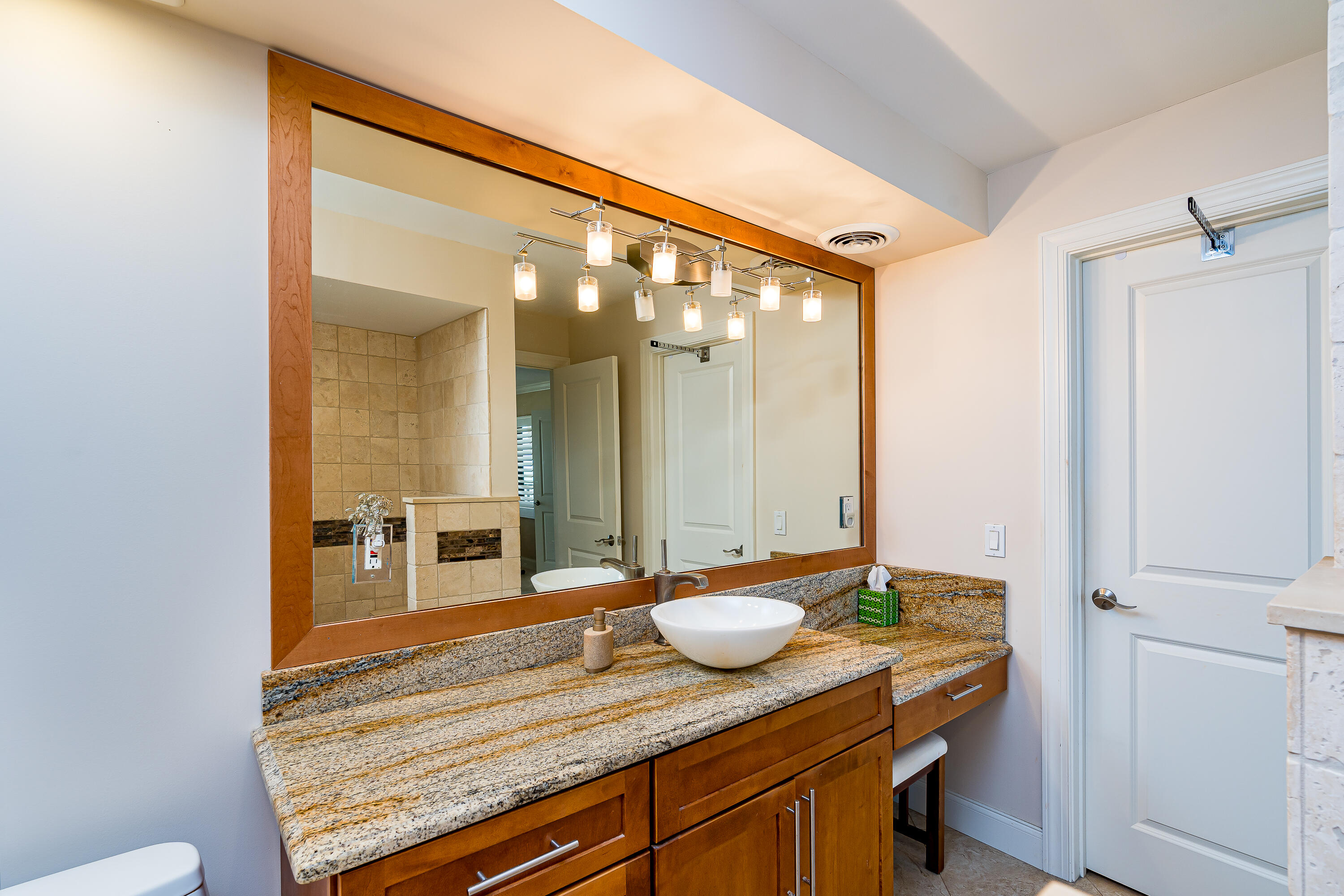 1001 W Ocean Drive, 2-203 Property Photo 16
