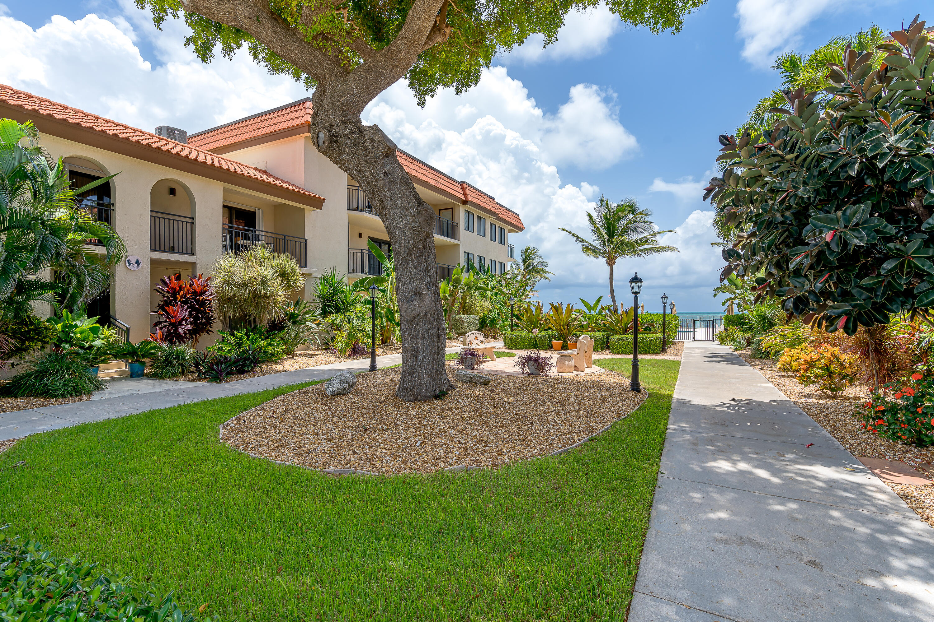 1001 W Ocean Drive, 2-203 Property Photo 33