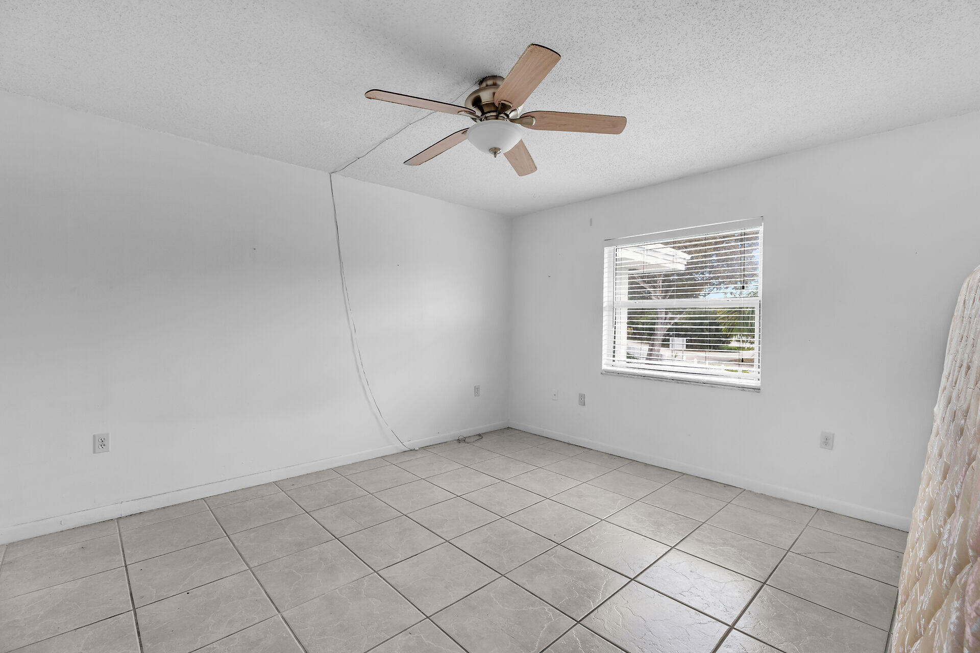 40 High Point Road, F-206 Property Photo 19