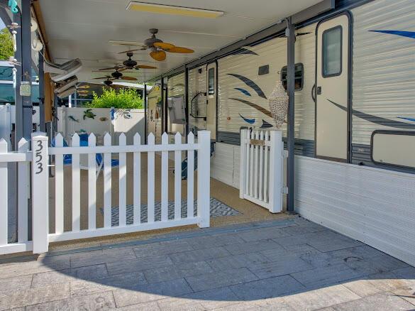 325 Calusa Street, 353 Property Photo 7