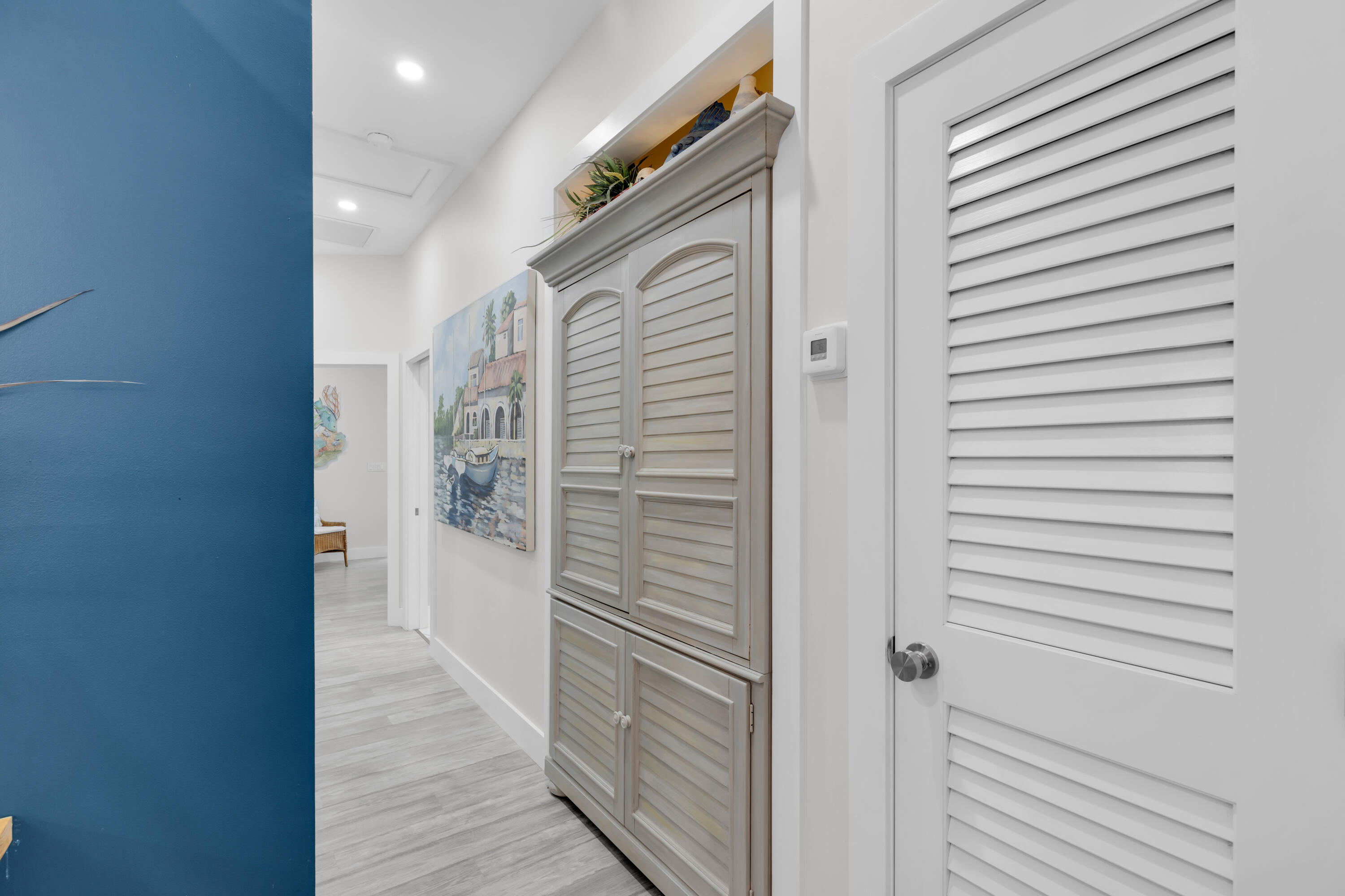 548 Palm Drive Property Photo 18