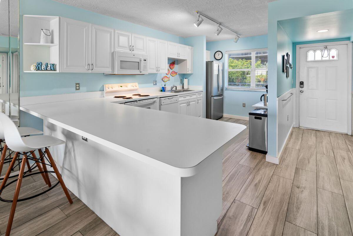 1901 S Roosevelt Boulevard, 202w Property Photo 13