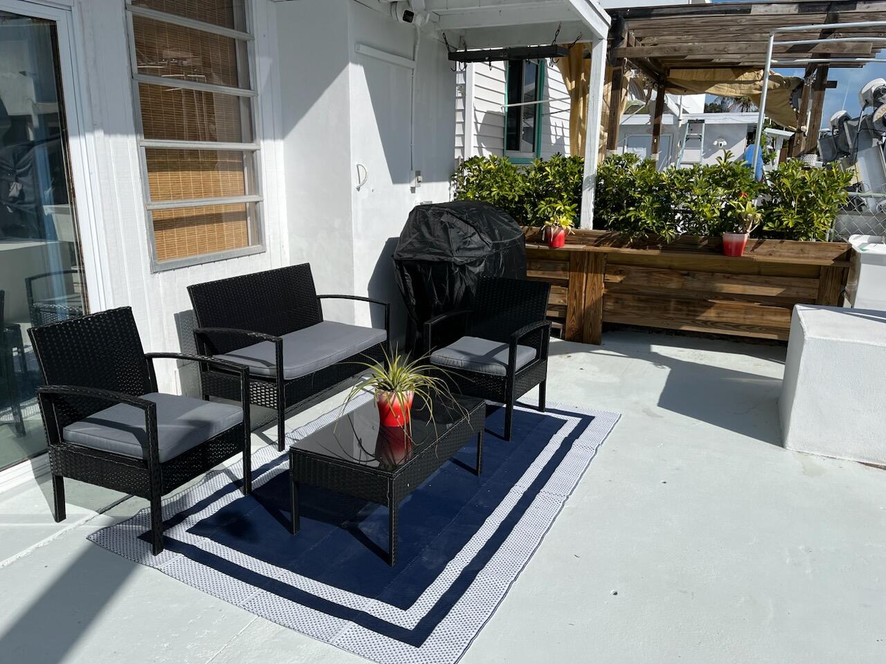 174 W Avenue C Property Photo 17