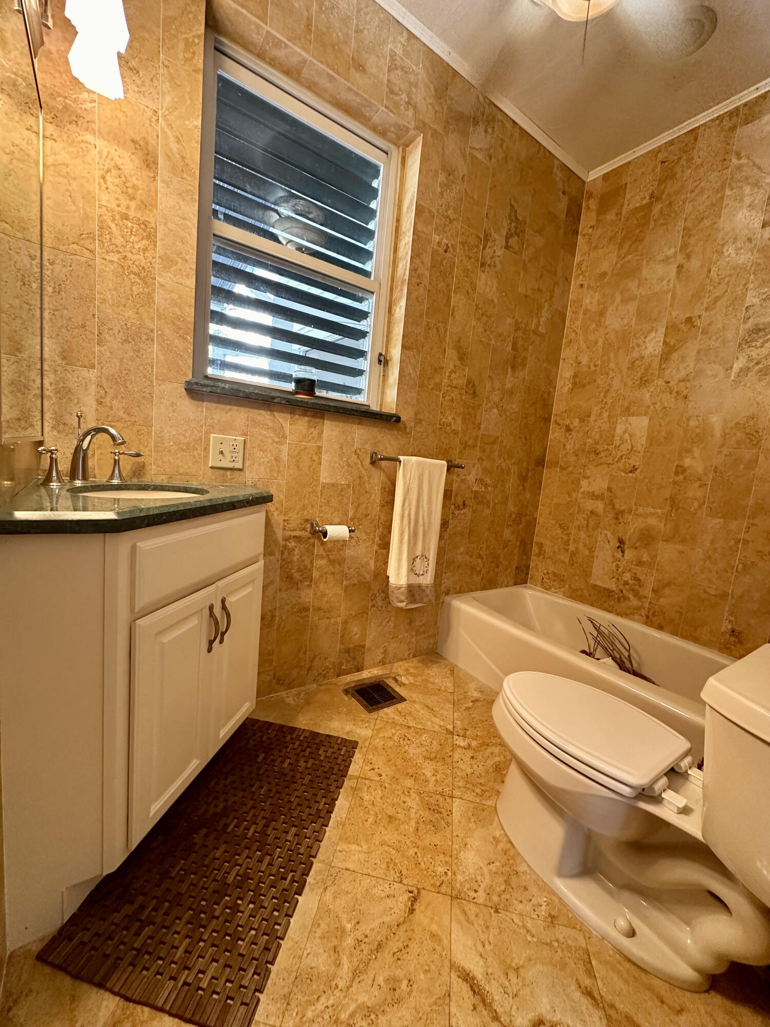 707 Washington Street Property Photo 19