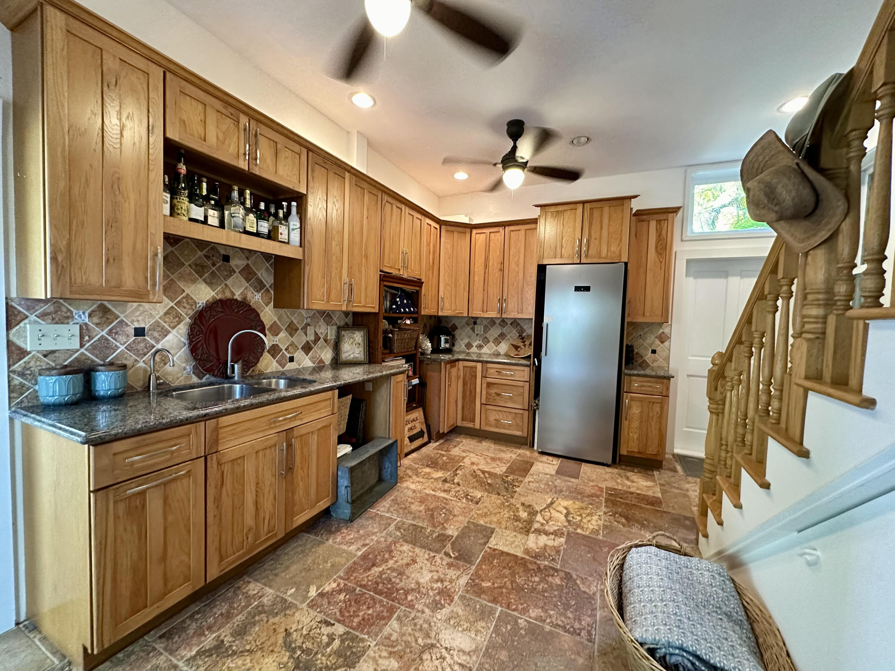 707 Washington Street Property Photo 20