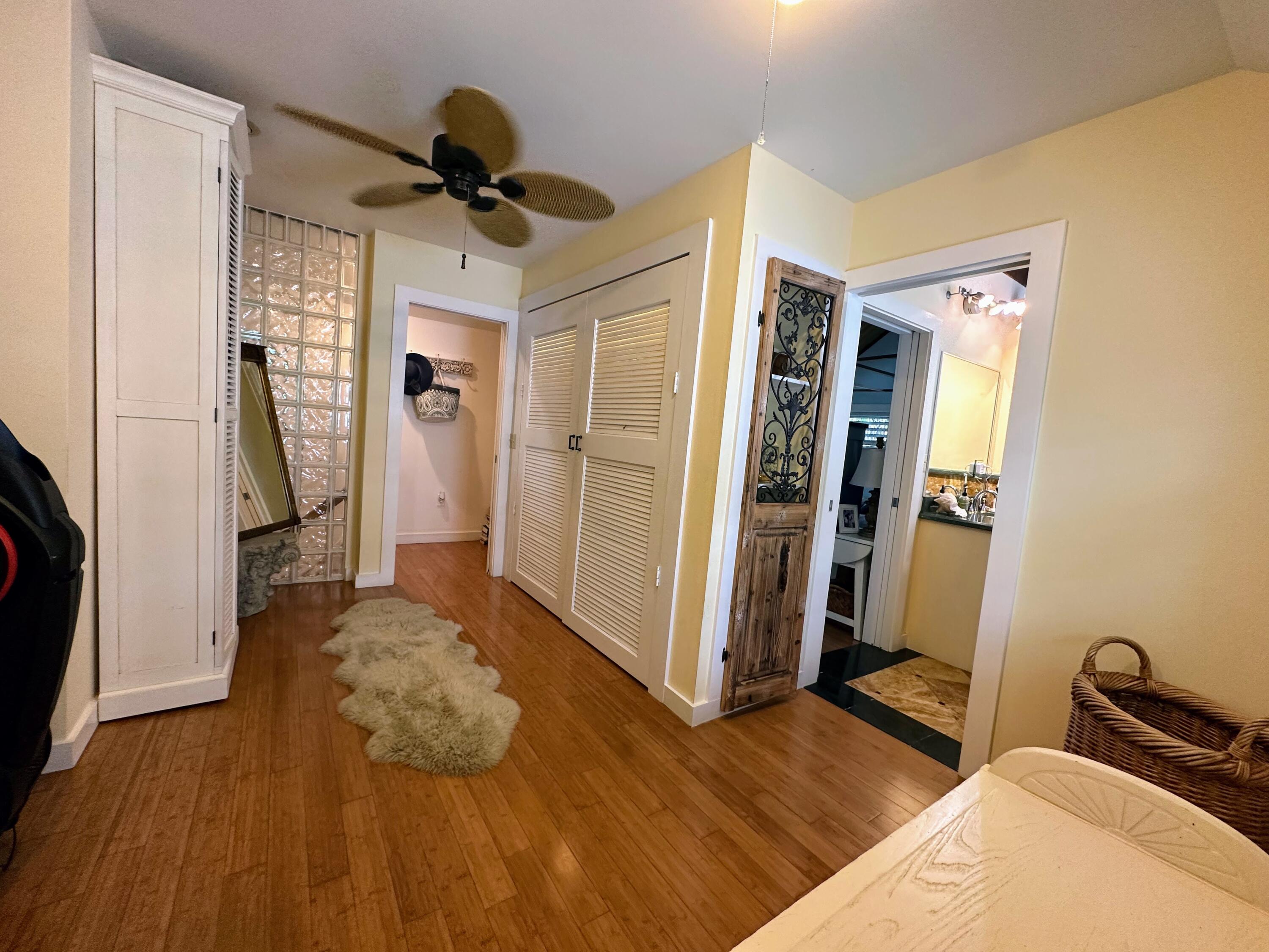 707 Washington Street Property Photo 23