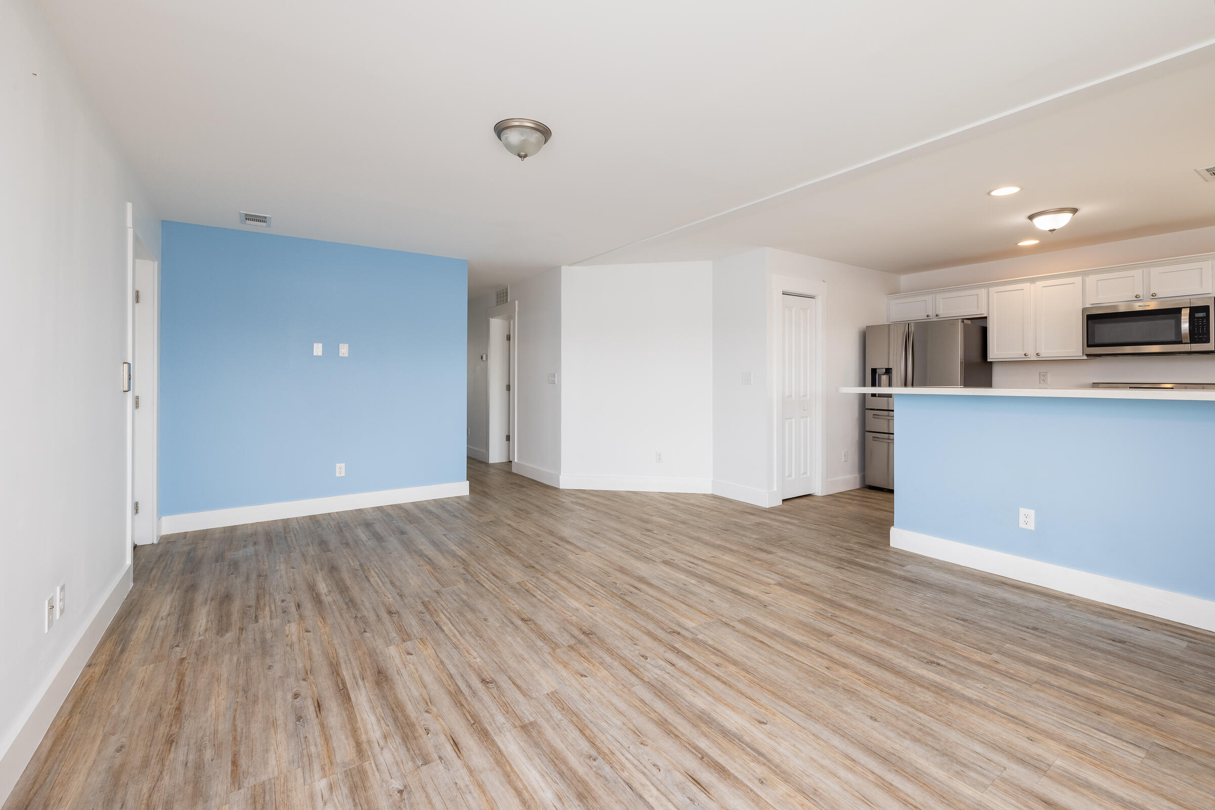 718 Garden State Lane Property Photo 5