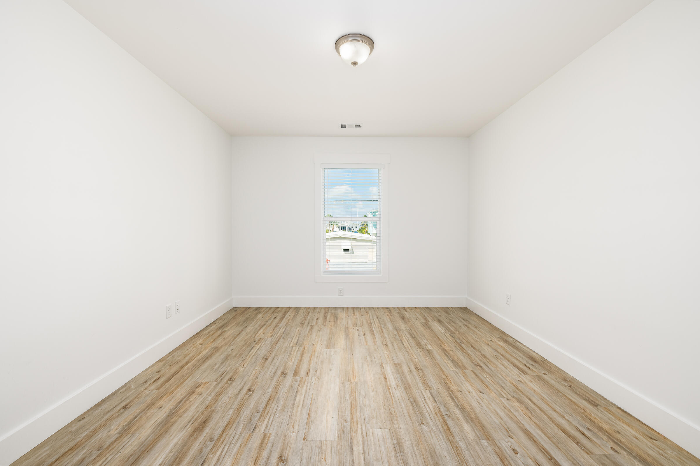 718 Garden State Lane Property Photo 15