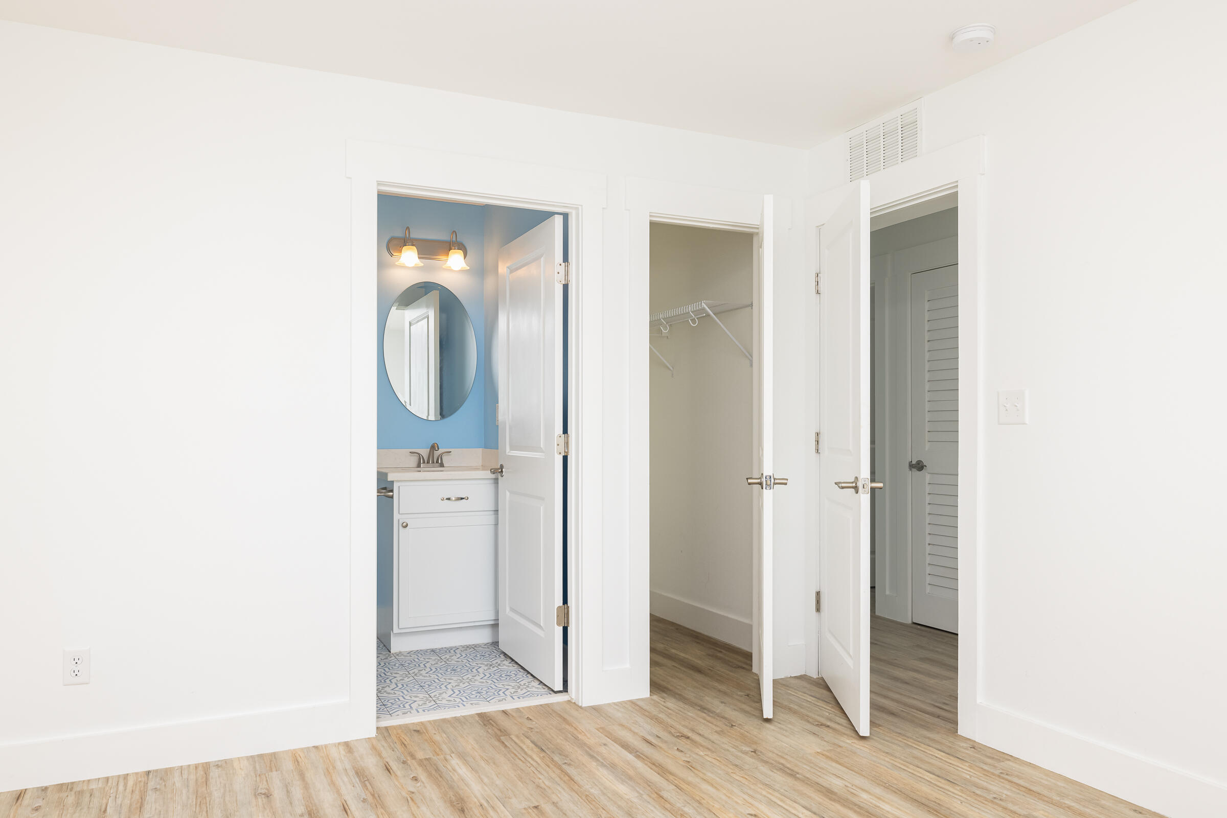 718 Garden State Lane Property Photo 18