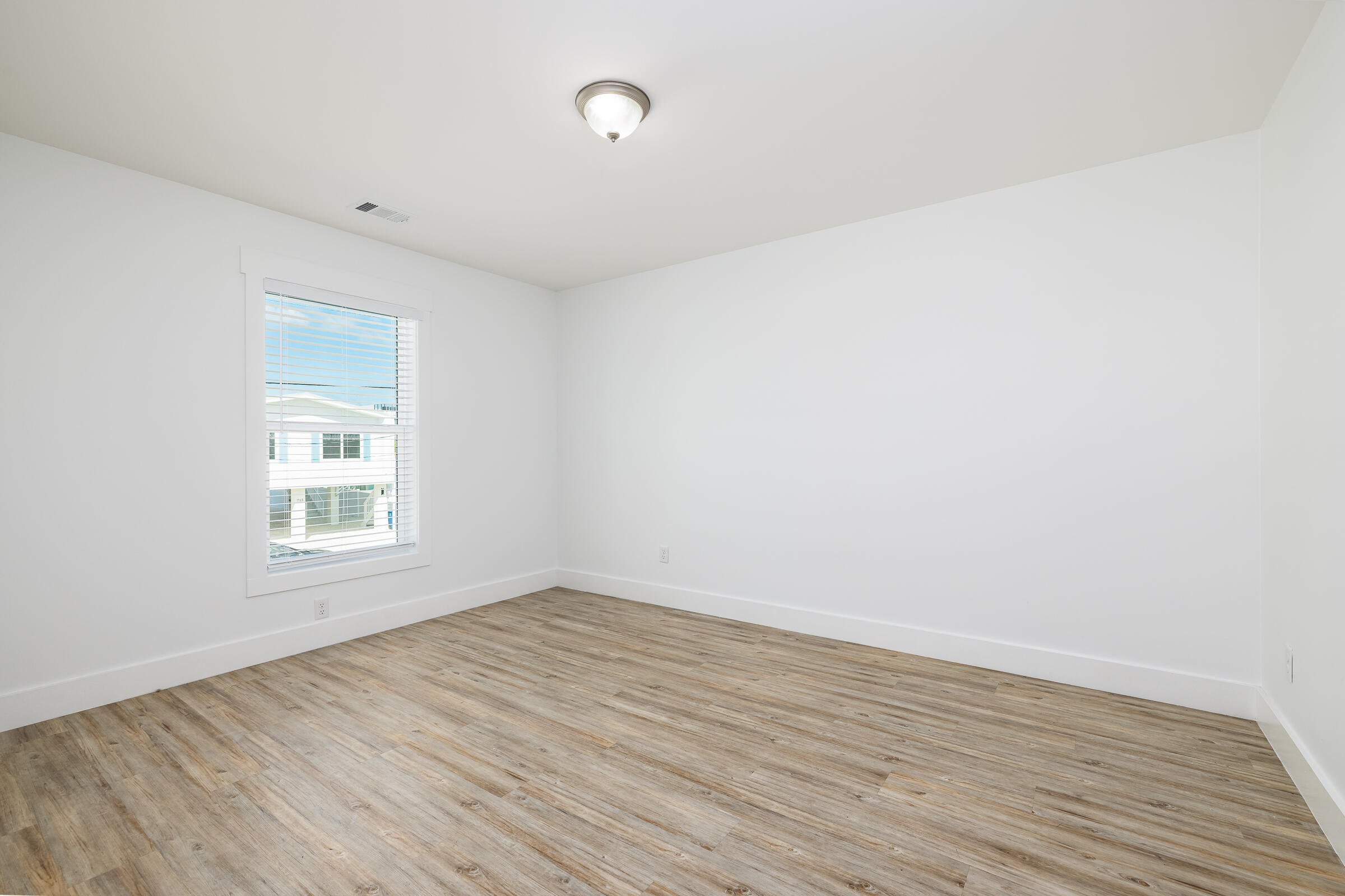 718 Garden State Lane Property Photo 19