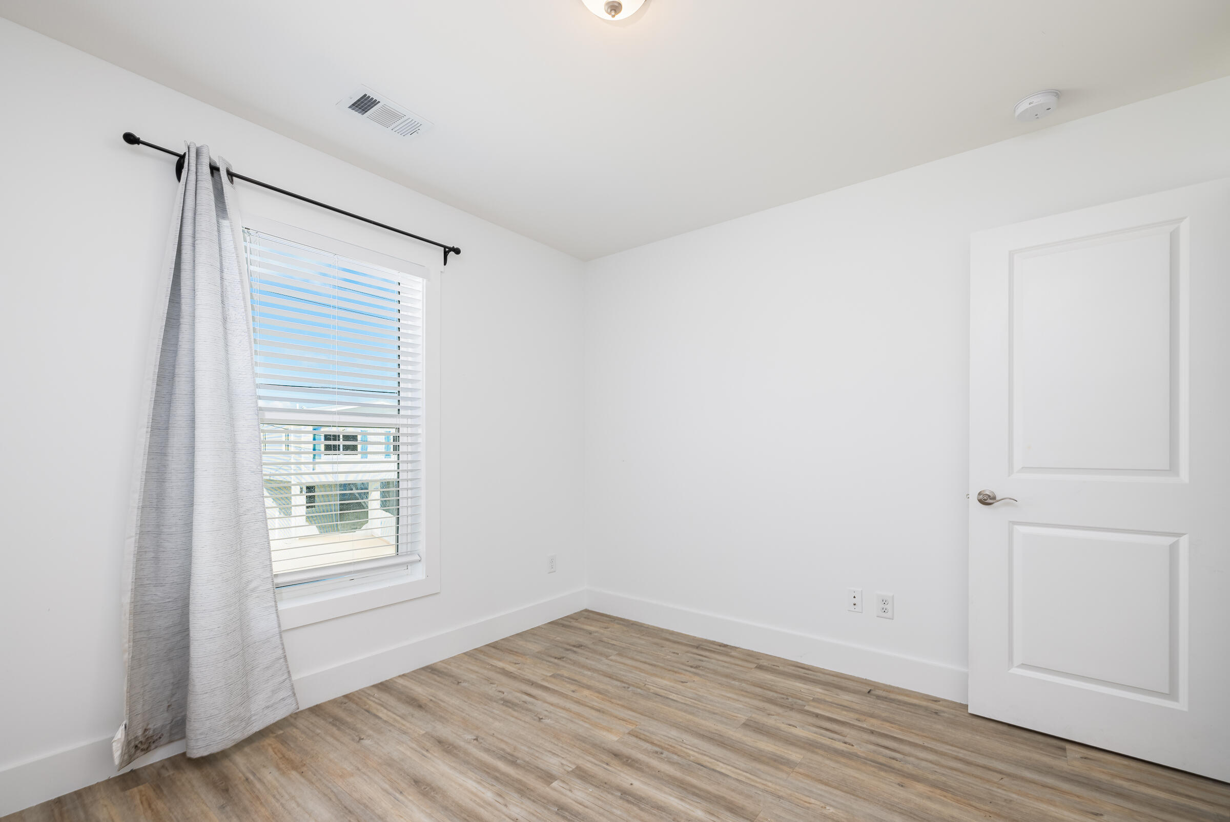 718 Garden State Lane Property Photo 27