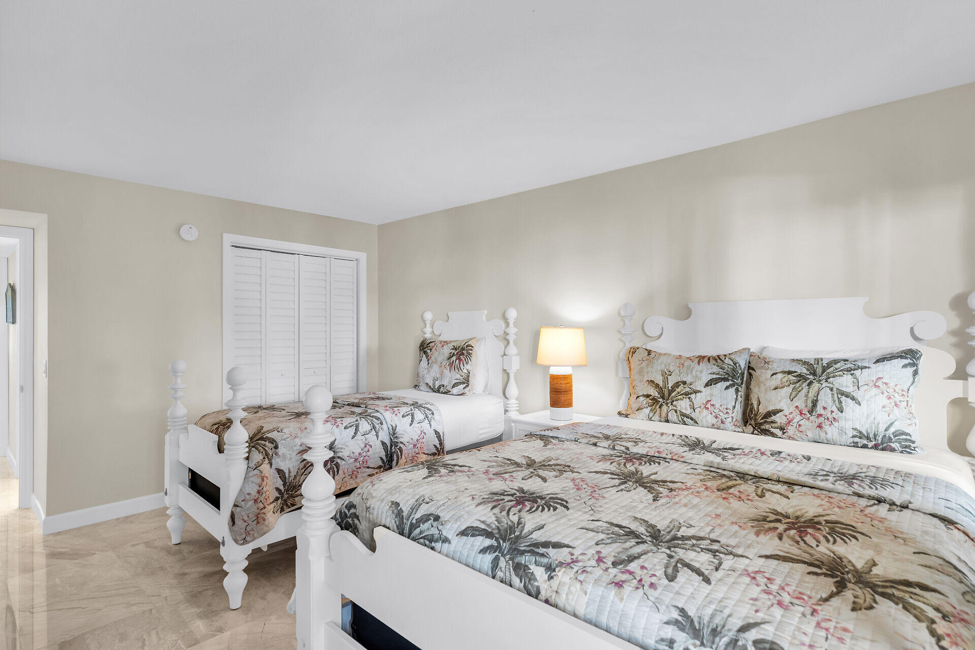 1001 W Ocean Drive, 1-105 Property Photo 20
