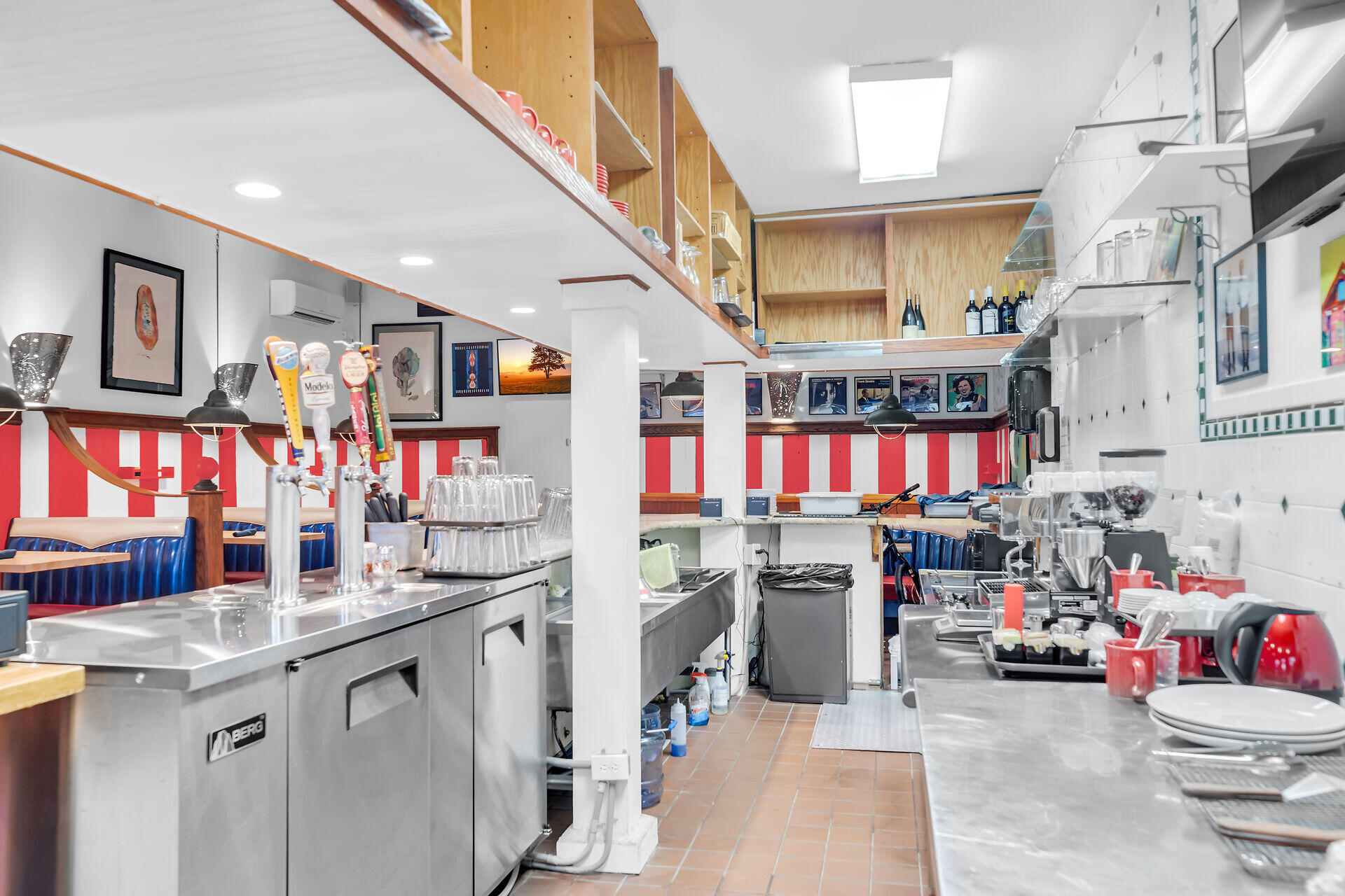 1110 White Street Pizza Property Photo 10