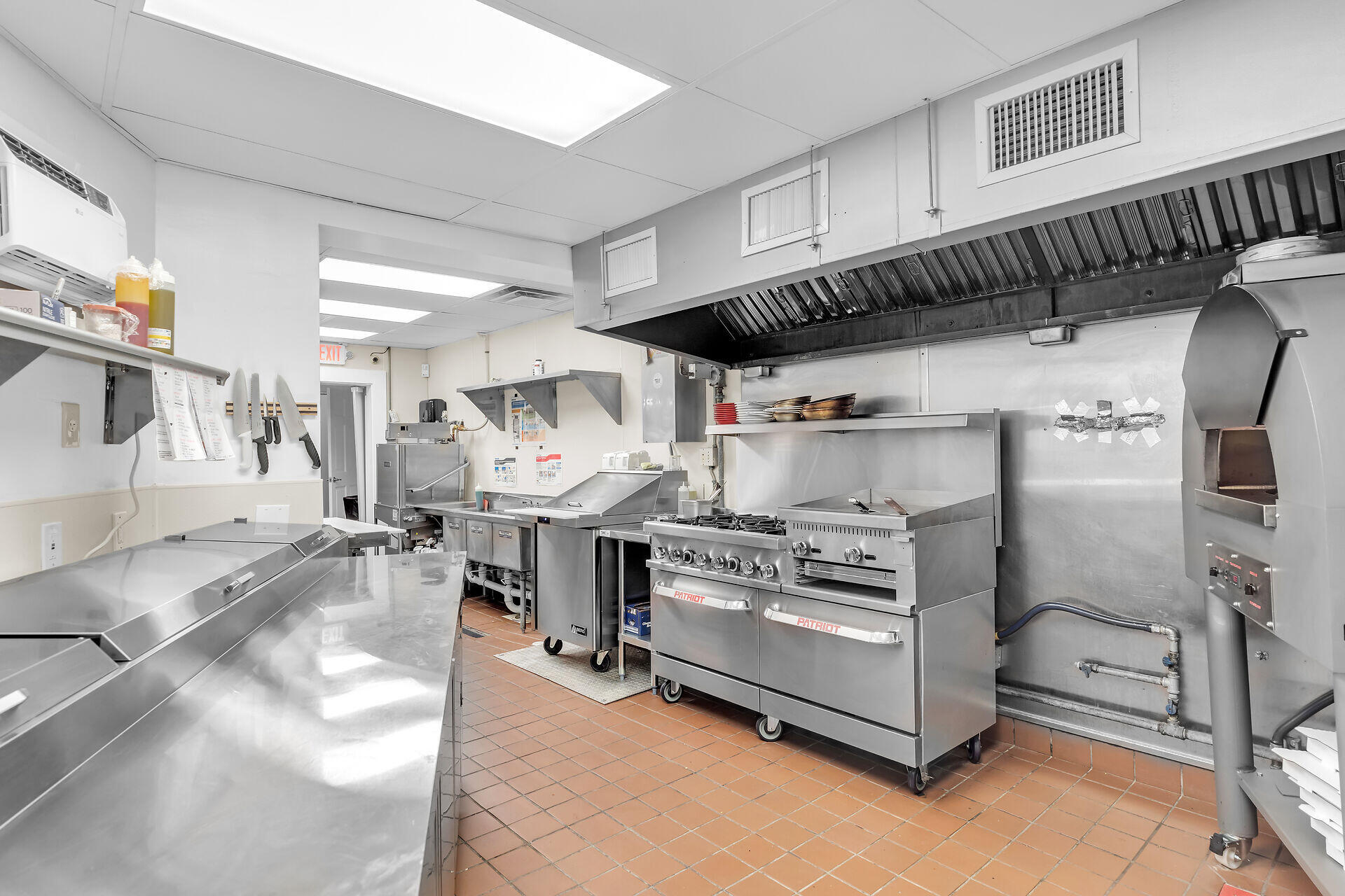 1110 White Street Pizza Property Photo 18