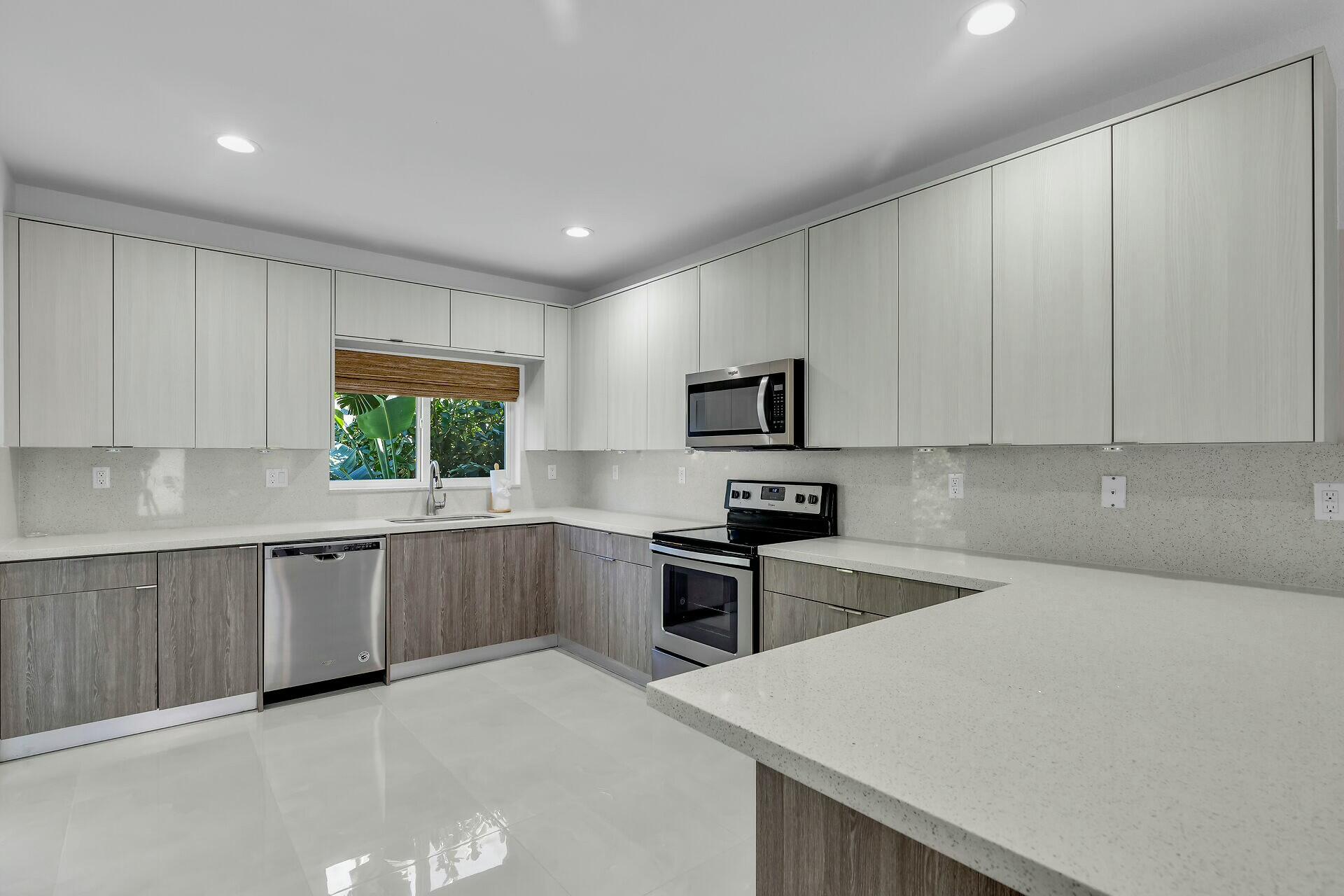 230 8th Street Property Photo 12