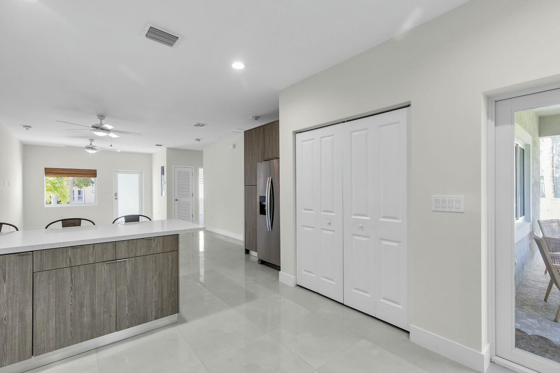 230 8th Street Property Photo 13