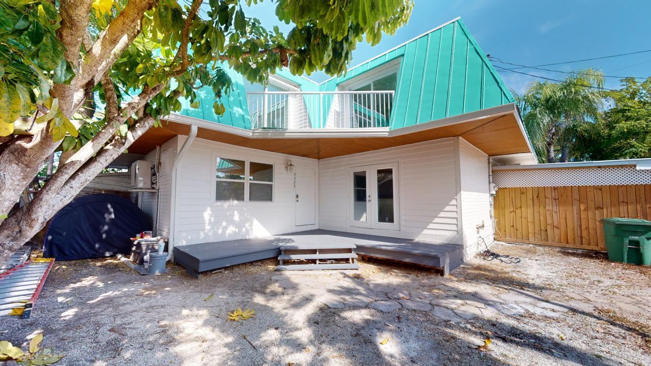 3329 Harriet Avenue Property Photo