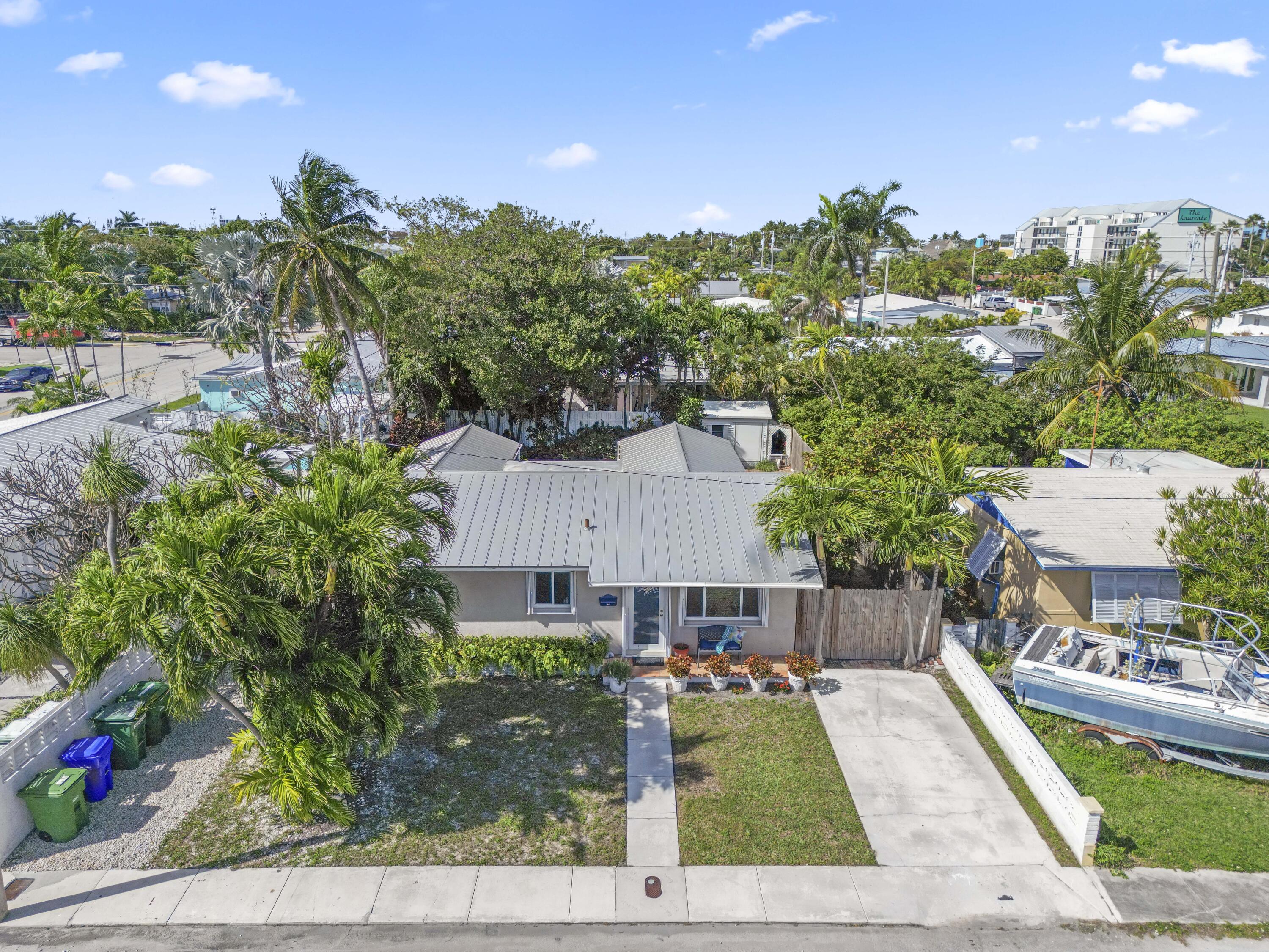 908 18th Street Property Photo 3