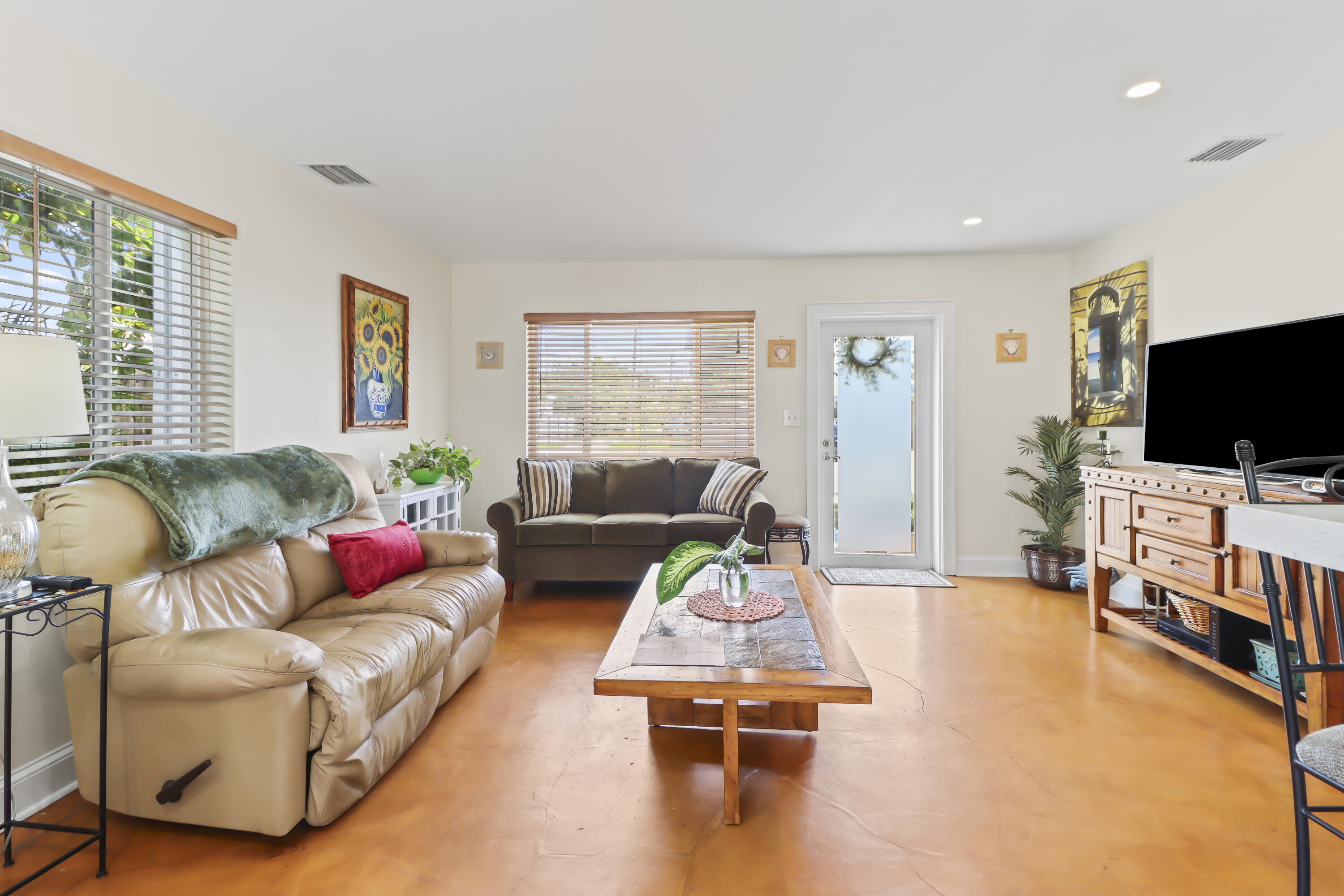 908 18th Street Property Photo 12