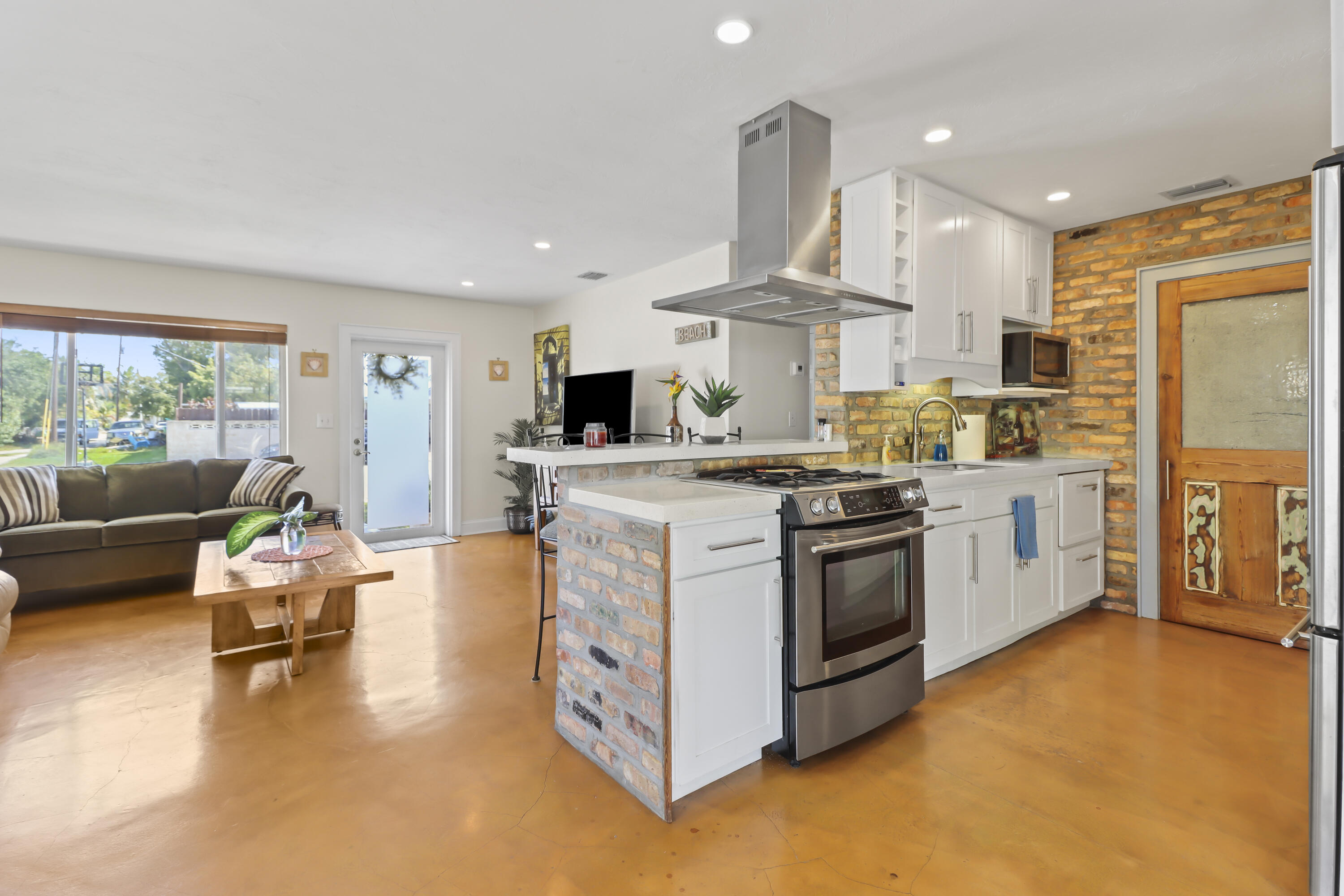 908 18th Street Property Photo 17