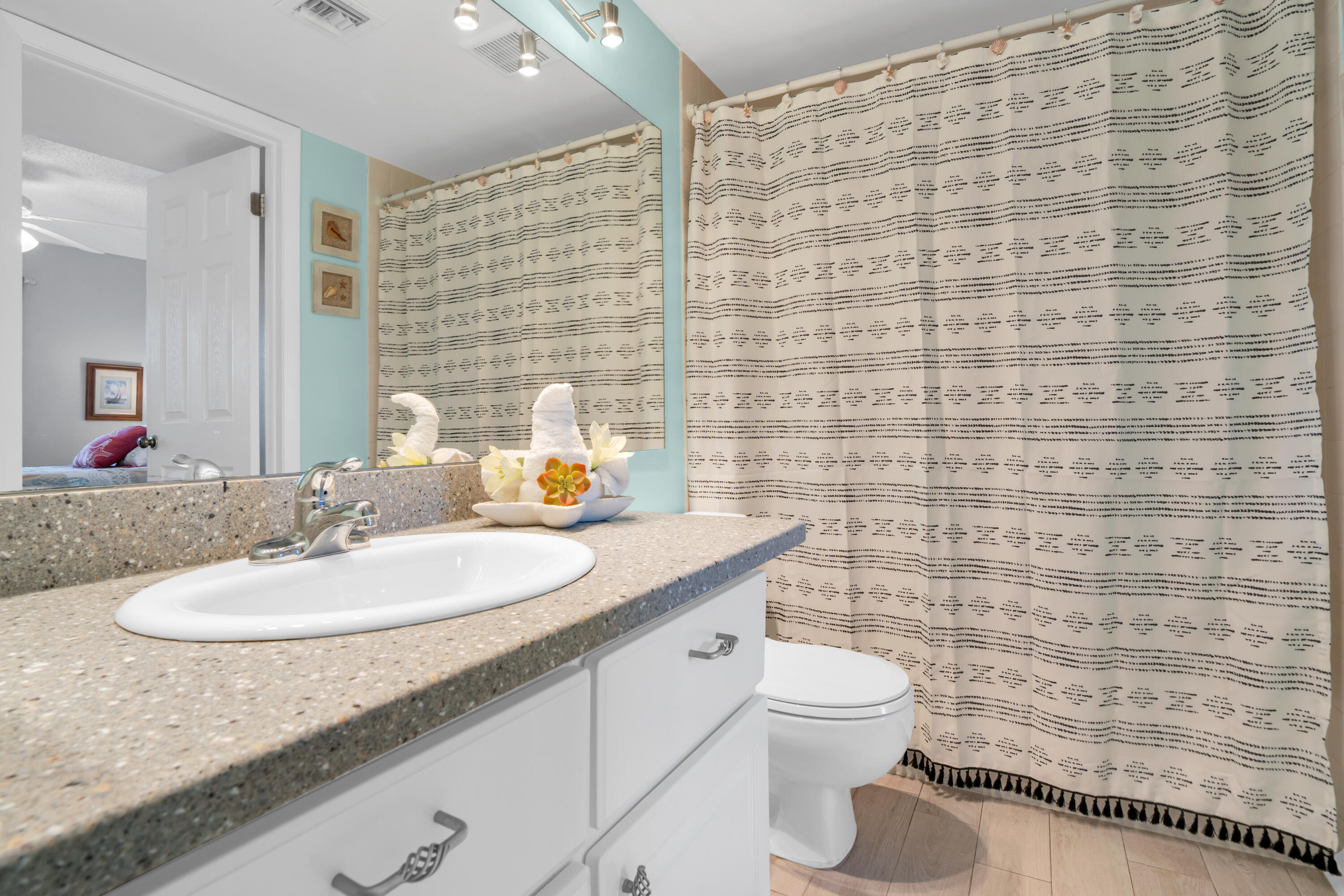 500 Burton Drive, 1210 Property Photo 25
