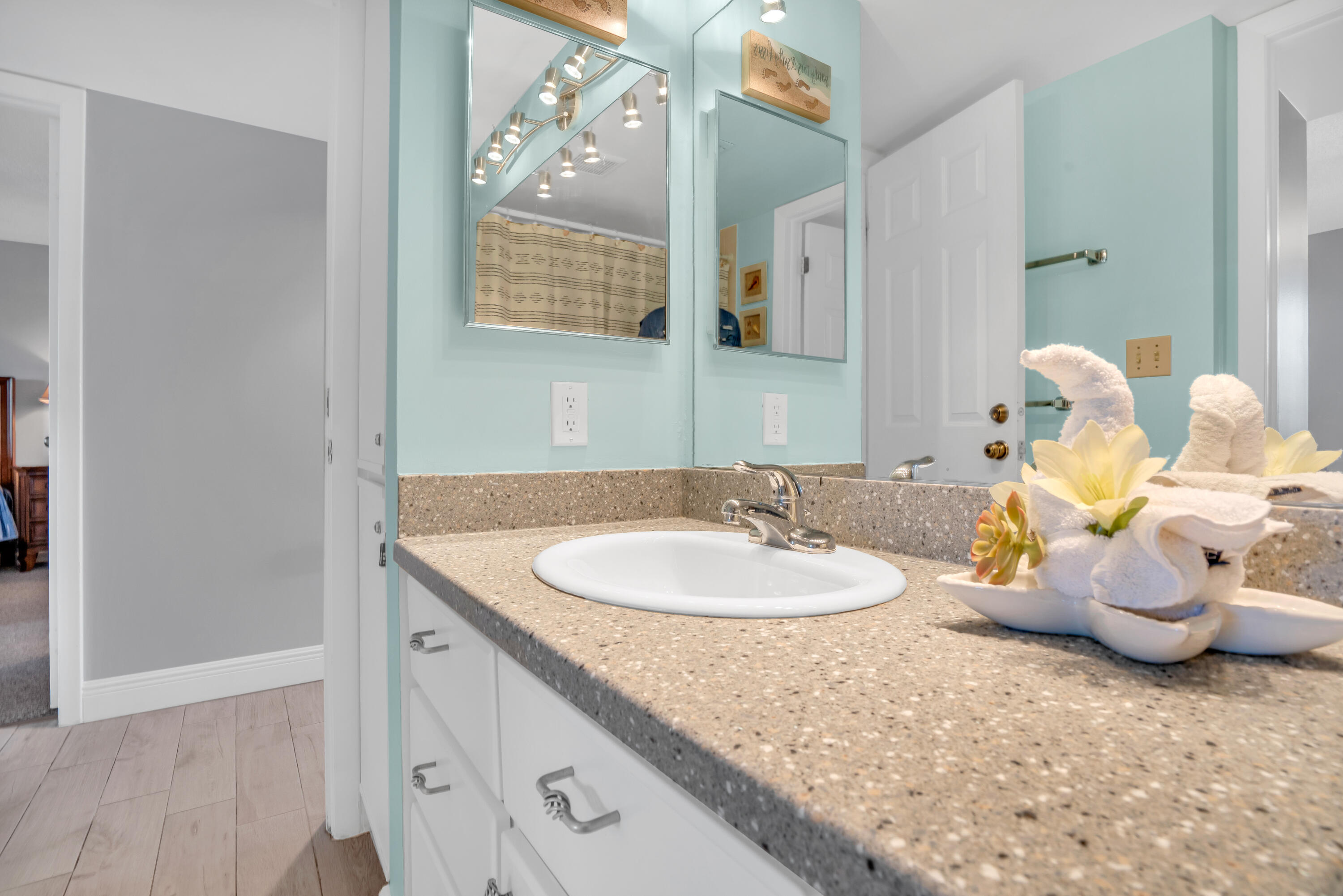 500 Burton Drive, 1210 Property Photo 26