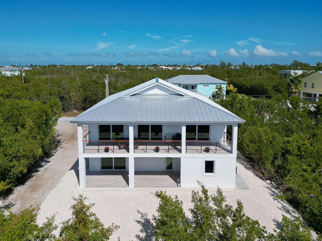 150 S Bahama Drive Property Photo 1
