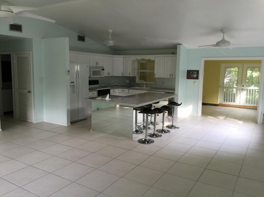 118 Key Heights Drive Property Photo 4