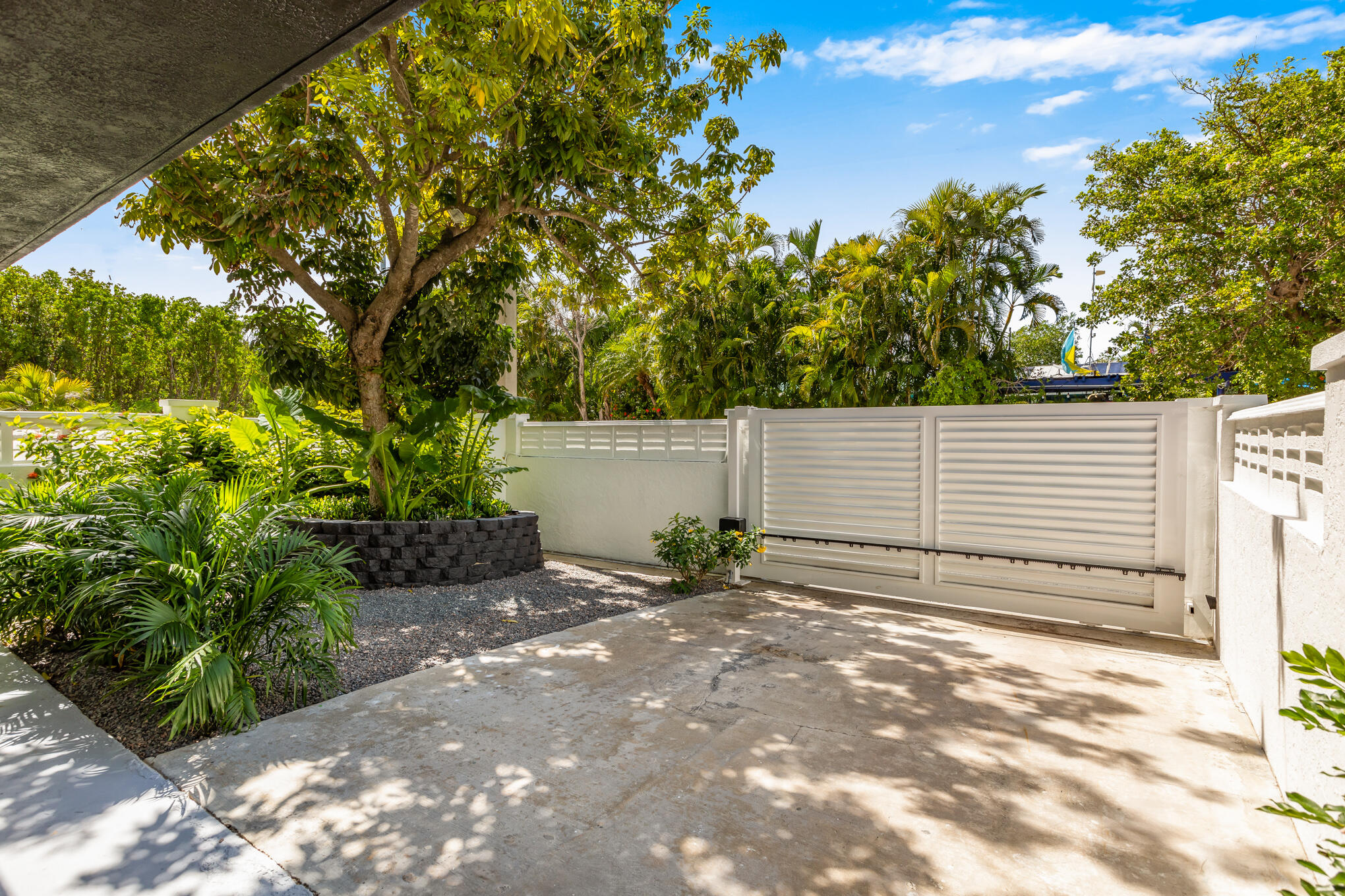 1717 Thompson Street Property Photo 7