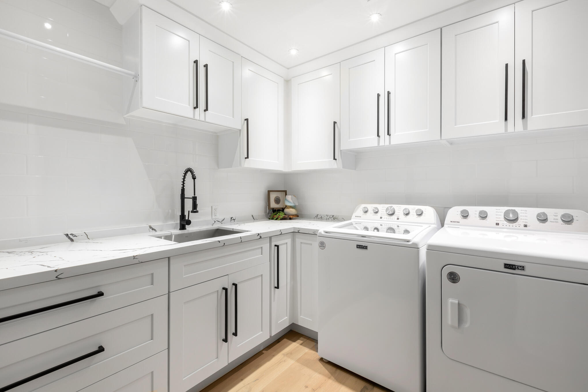 1717 Thompson Street Property Photo 34