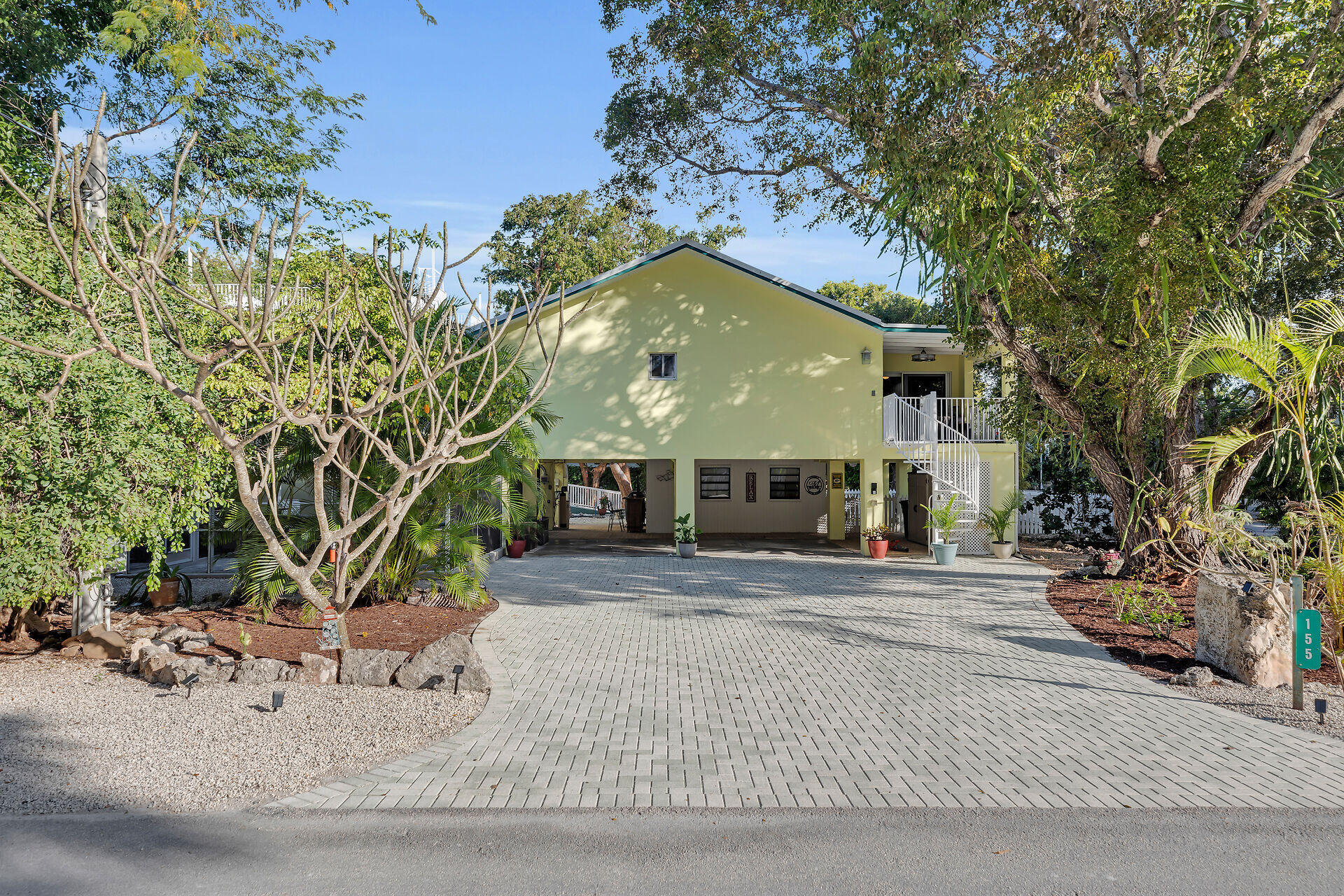 155 Fontaine Drive Property Photo 3
