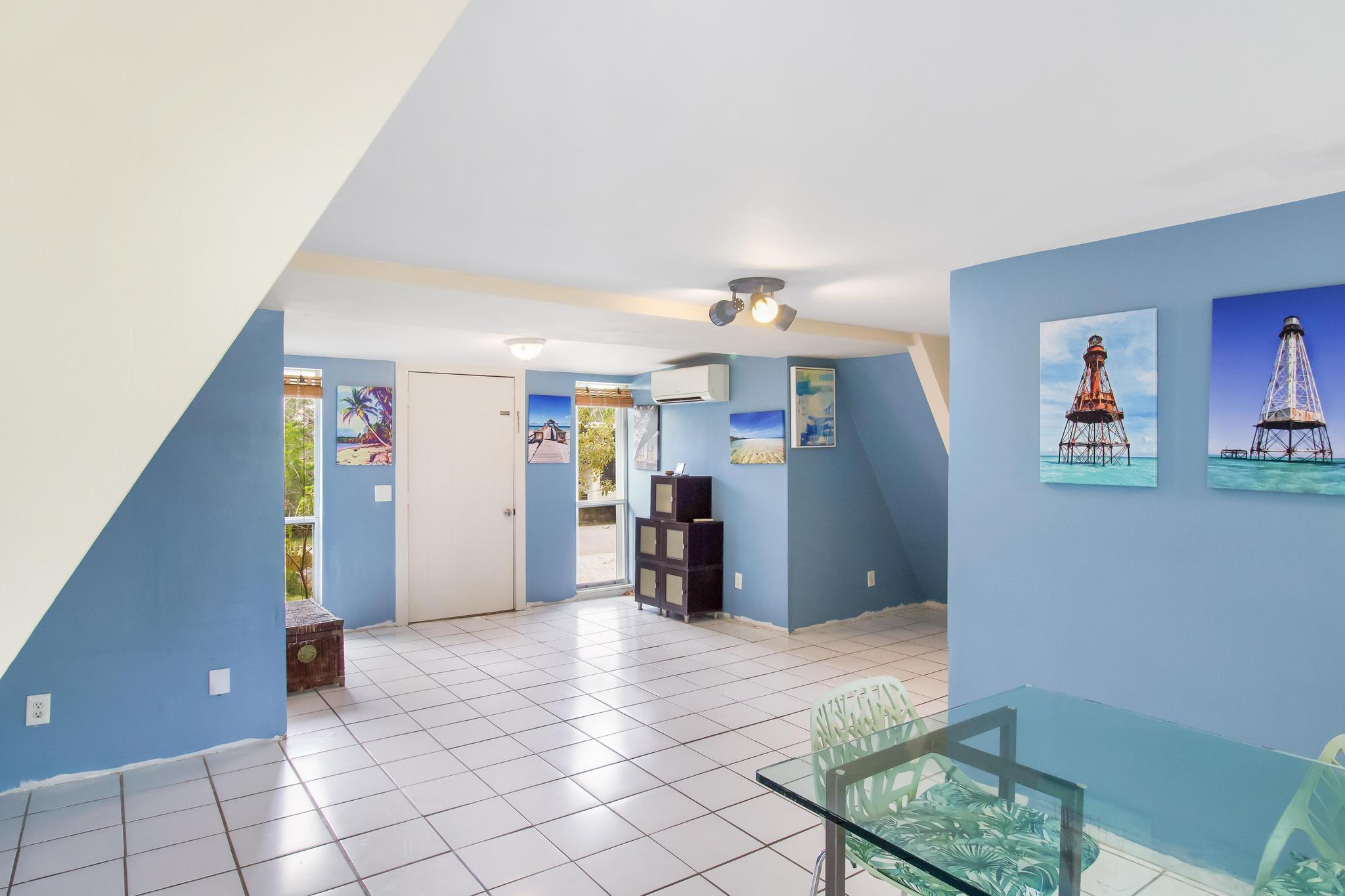 1923 Narcissus Avenue Property Photo 10
